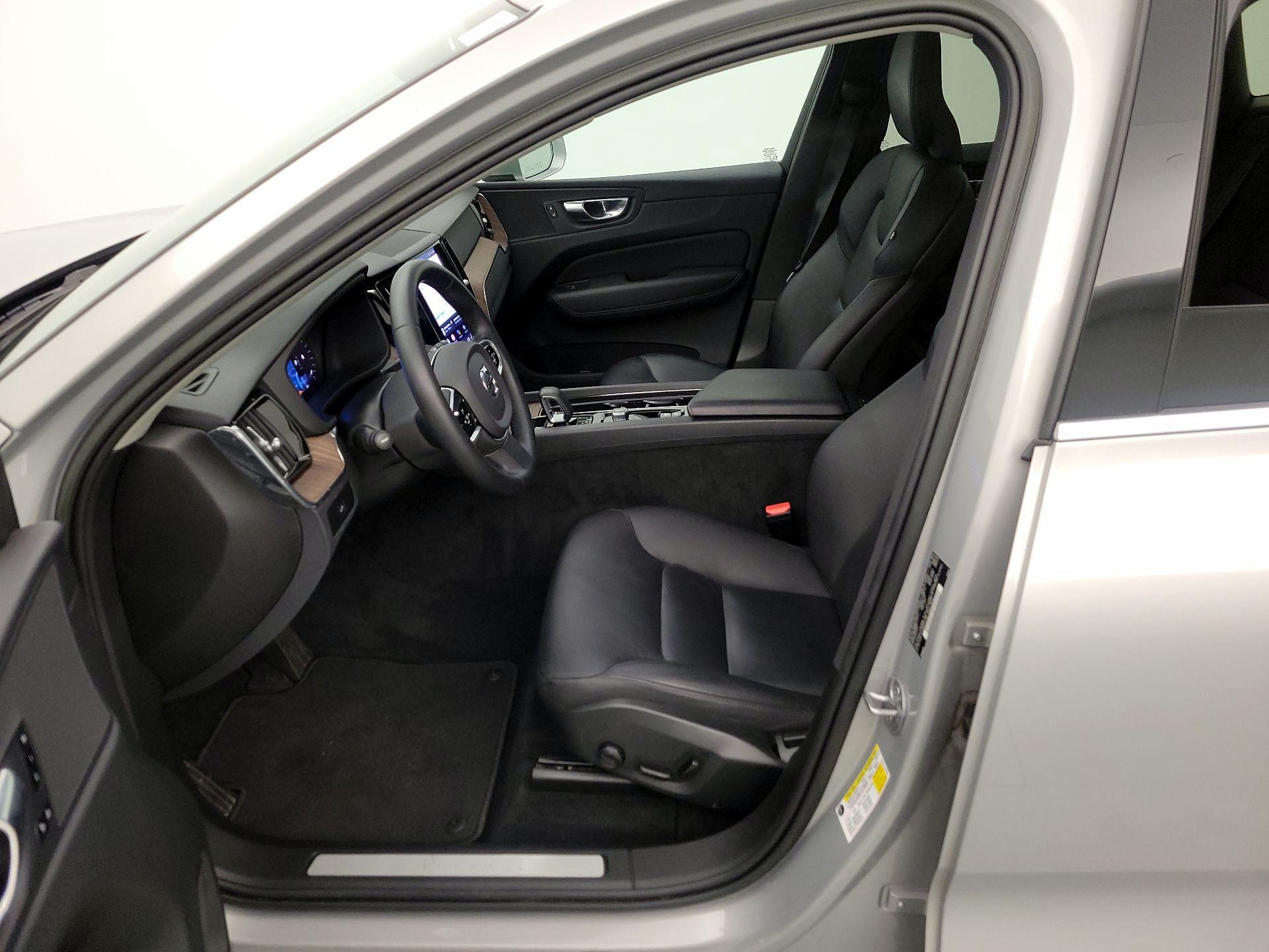 Thumbnail: 2023 Volvo XC60 - 11