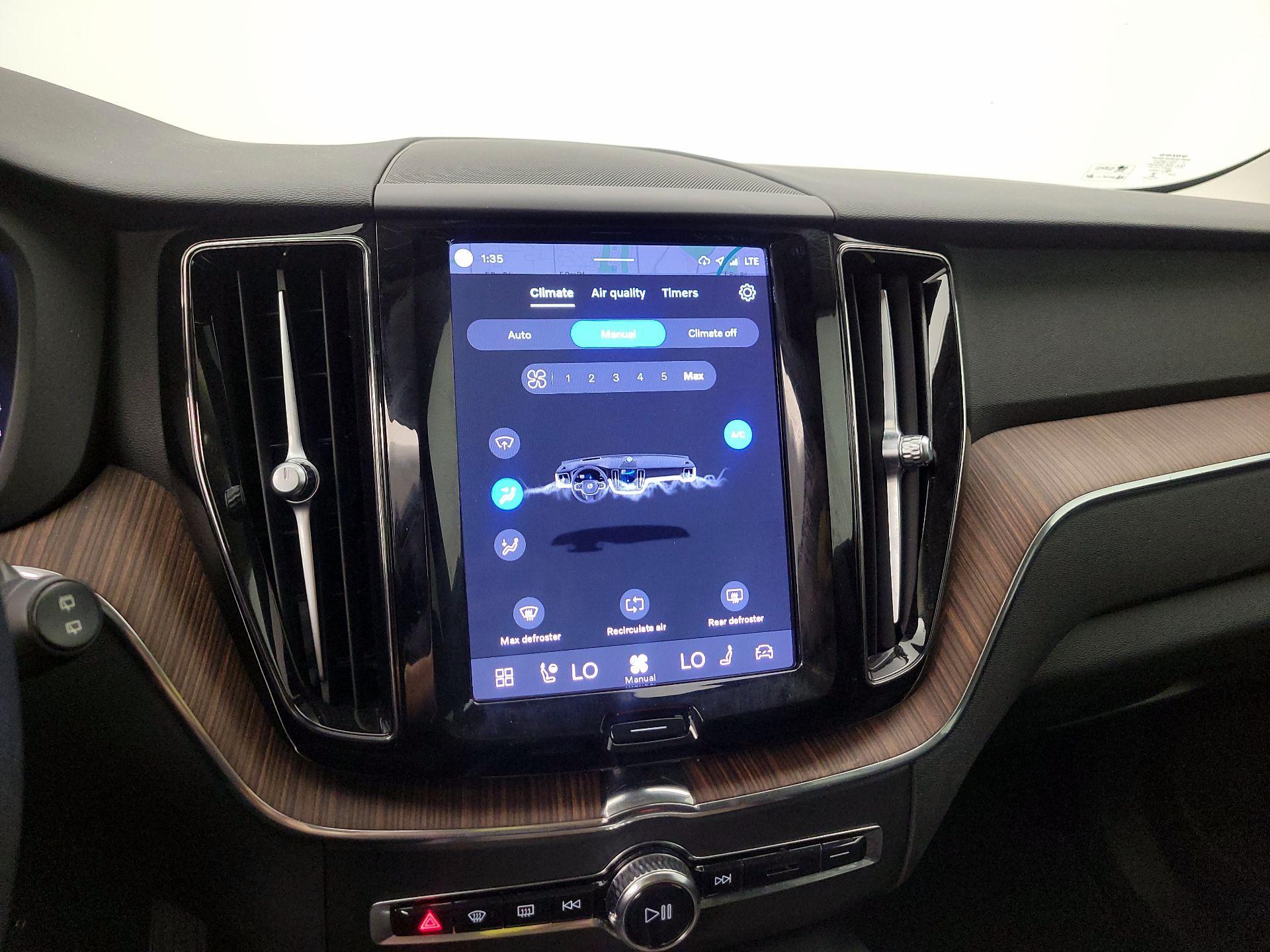 Thumbnail: 2023 Volvo XC60 - 17