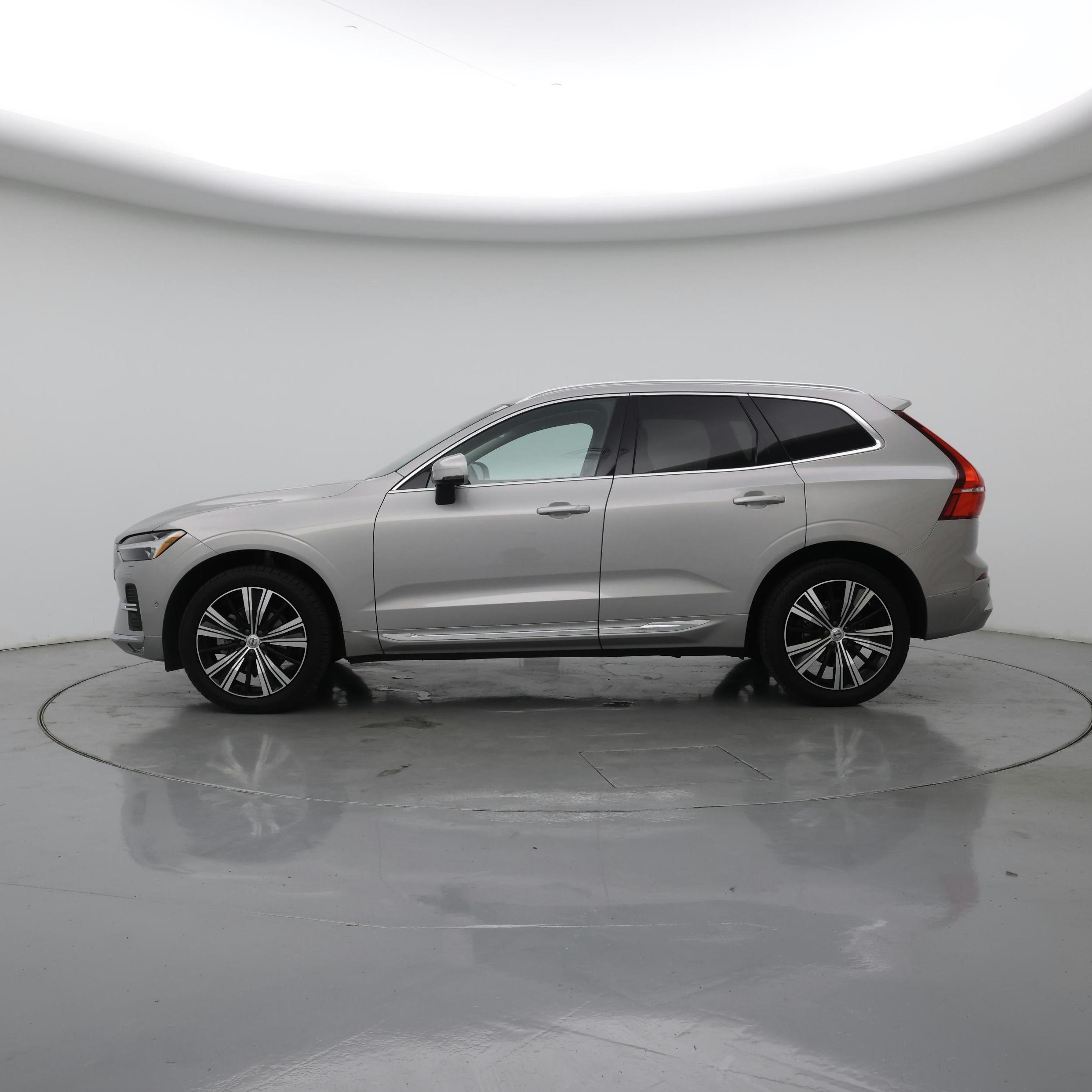Thumbnail: 2023 Volvo XC60 - 3
