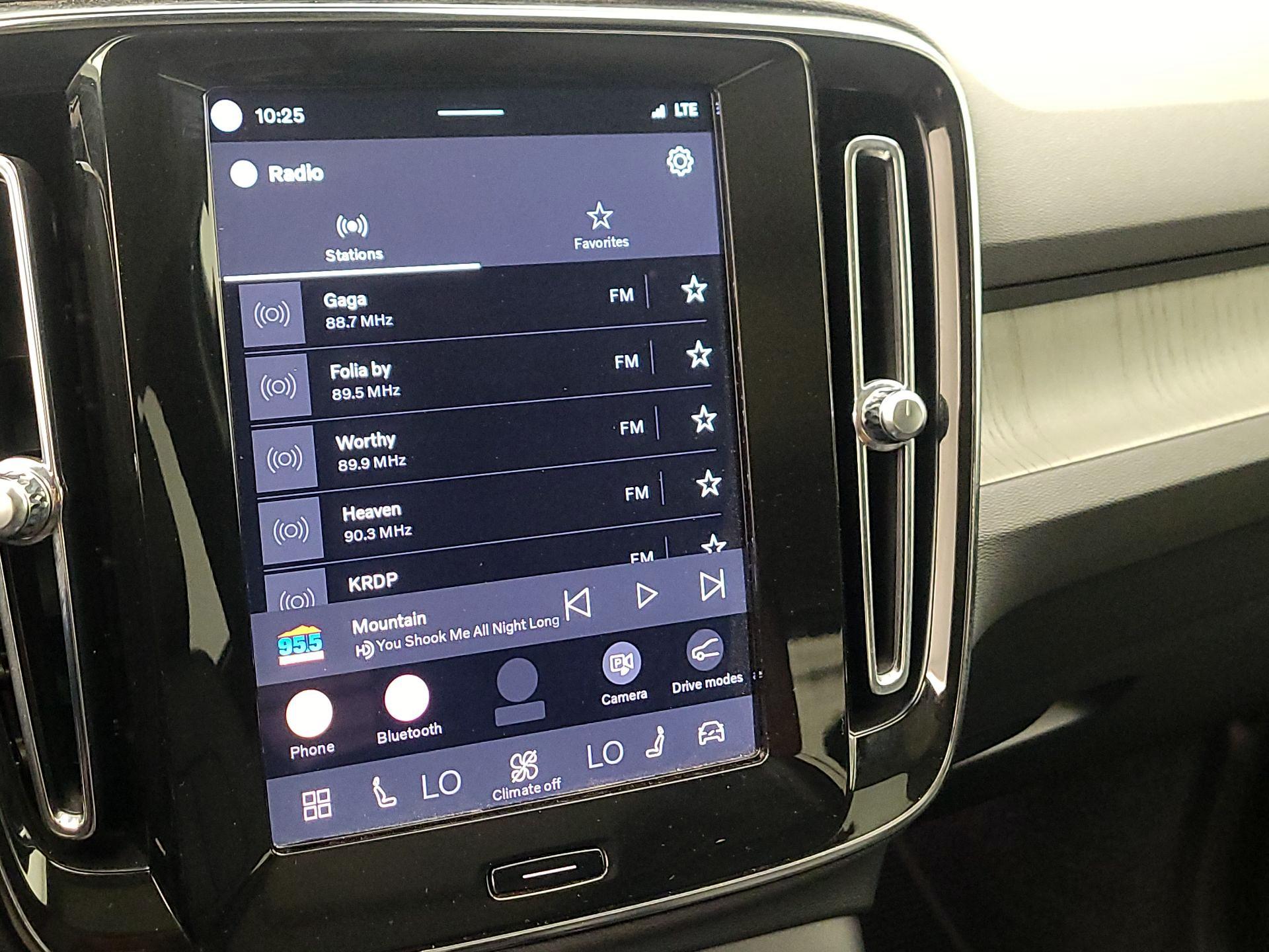 Thumbnail: 2025 Volvo XC40 - 15