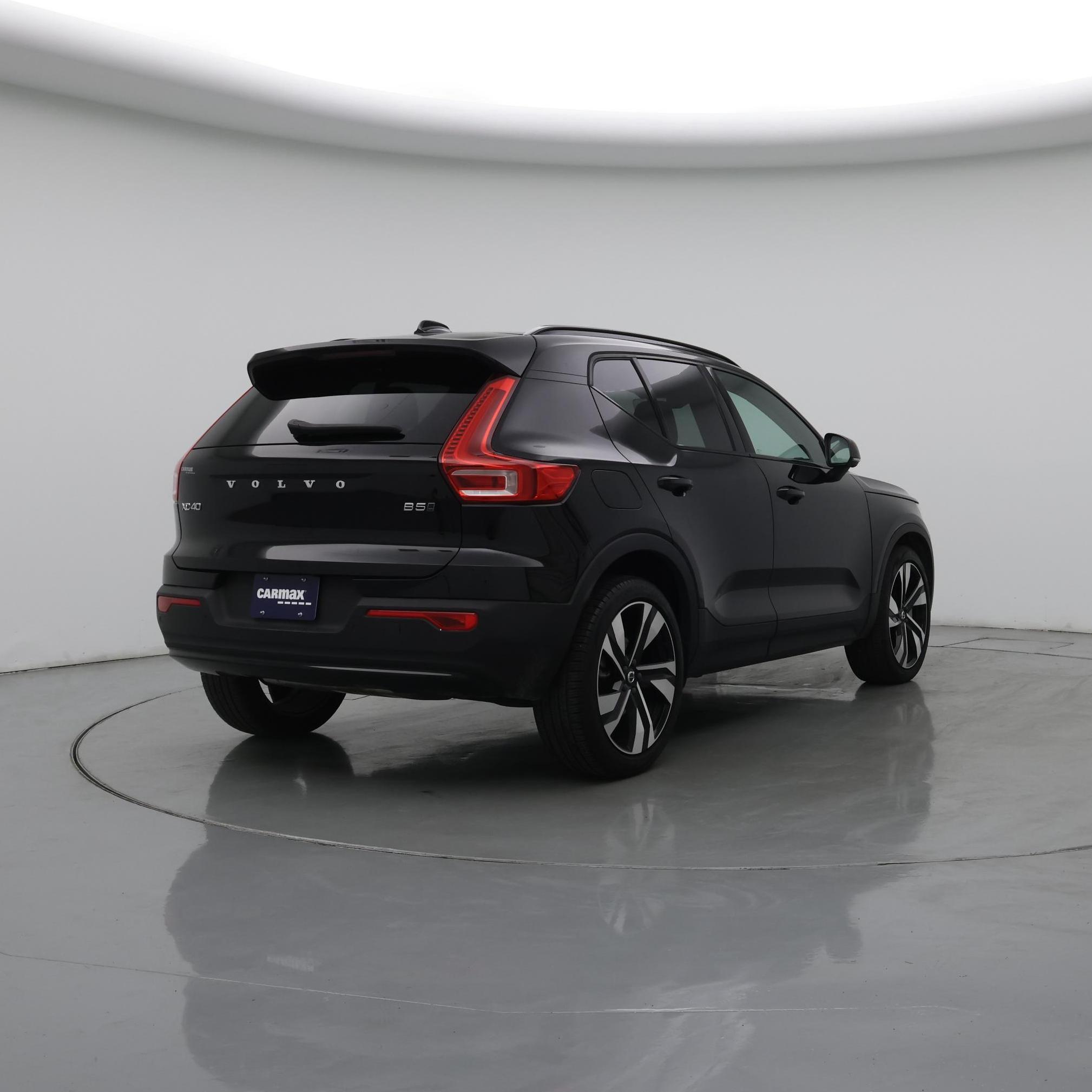 Thumbnail: 2025 Volvo XC40 - 8