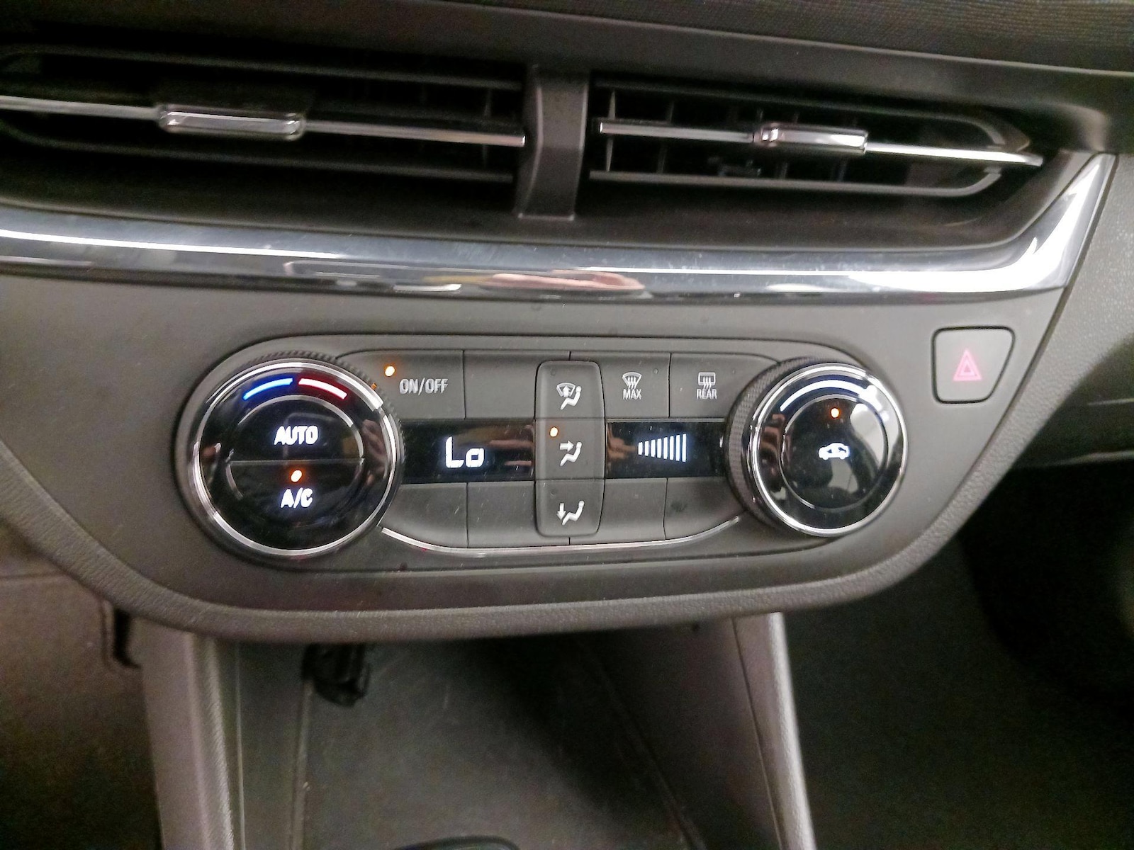 2025 Buick Envista Preferred - Photo 17