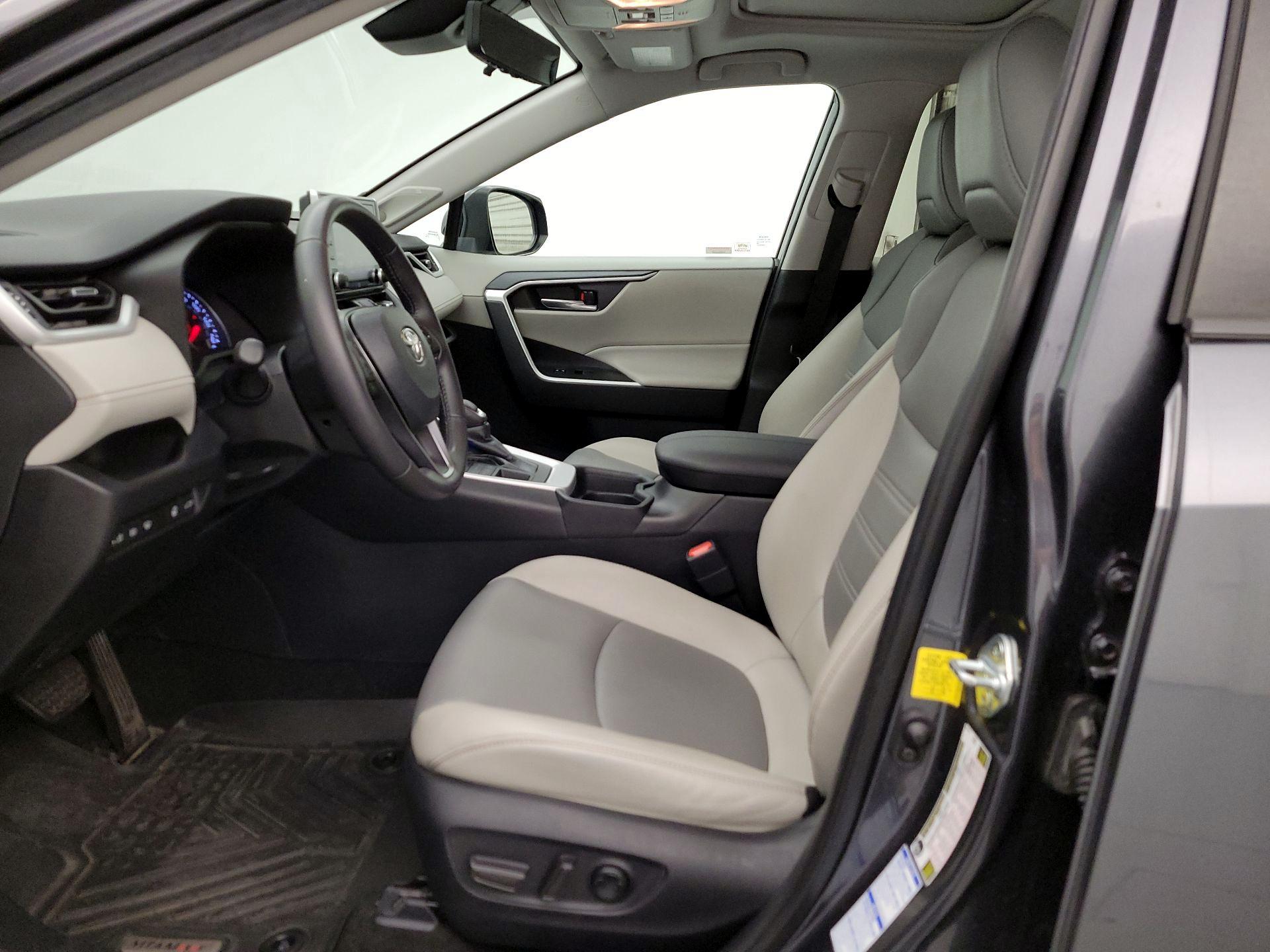 Thumbnail: 2021 Toyota RAV4 - 11