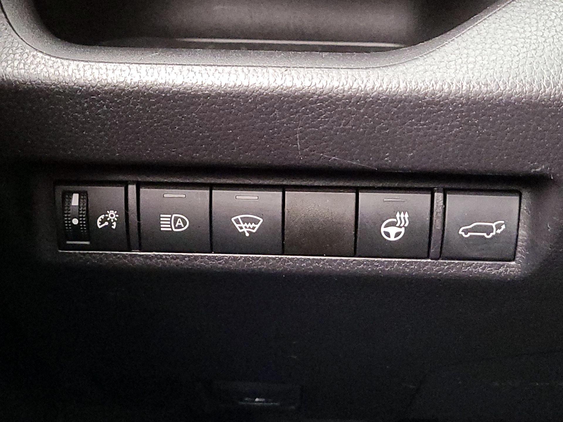 Thumbnail: 2021 Toyota RAV4 - 13