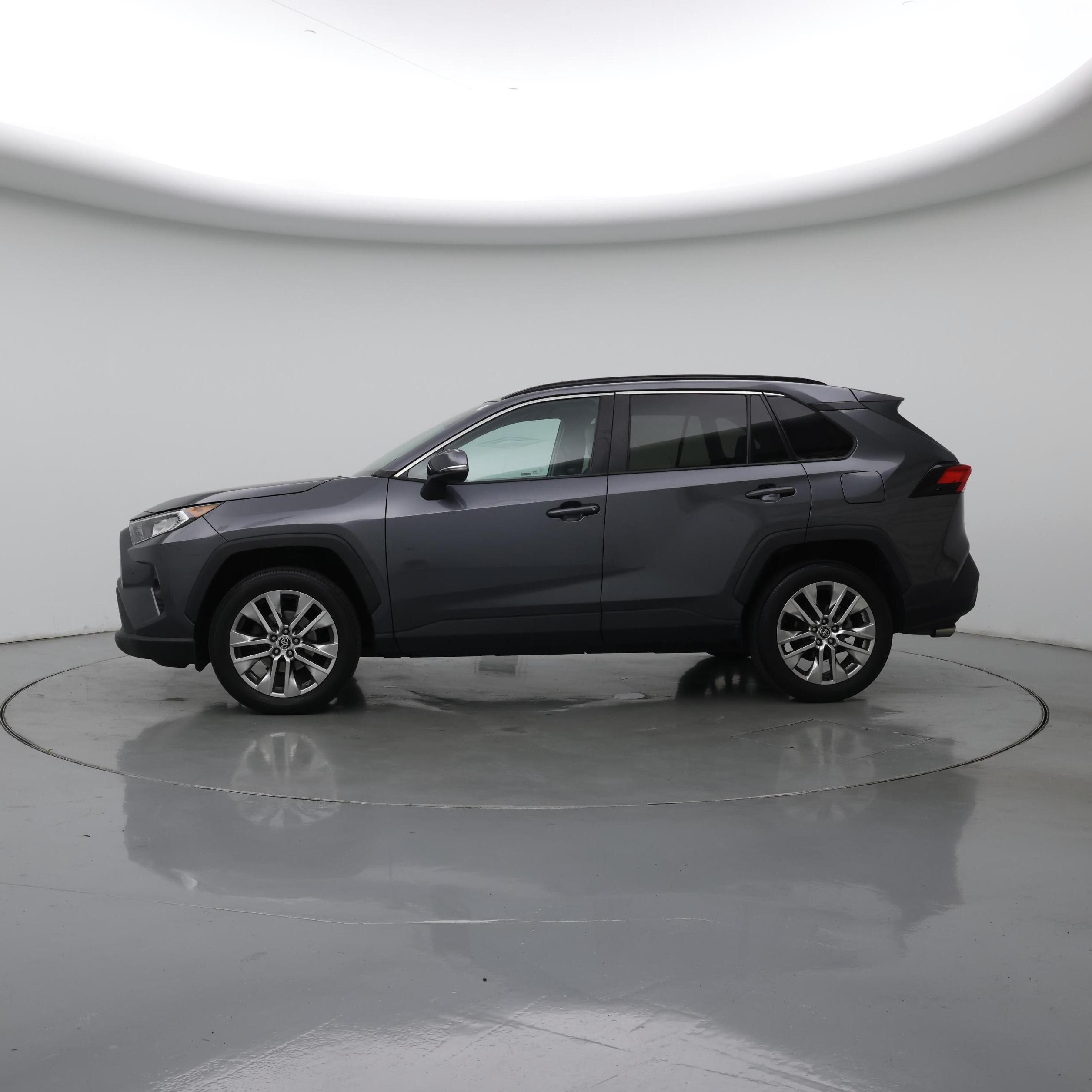 Thumbnail: 2021 Toyota RAV4 - 3