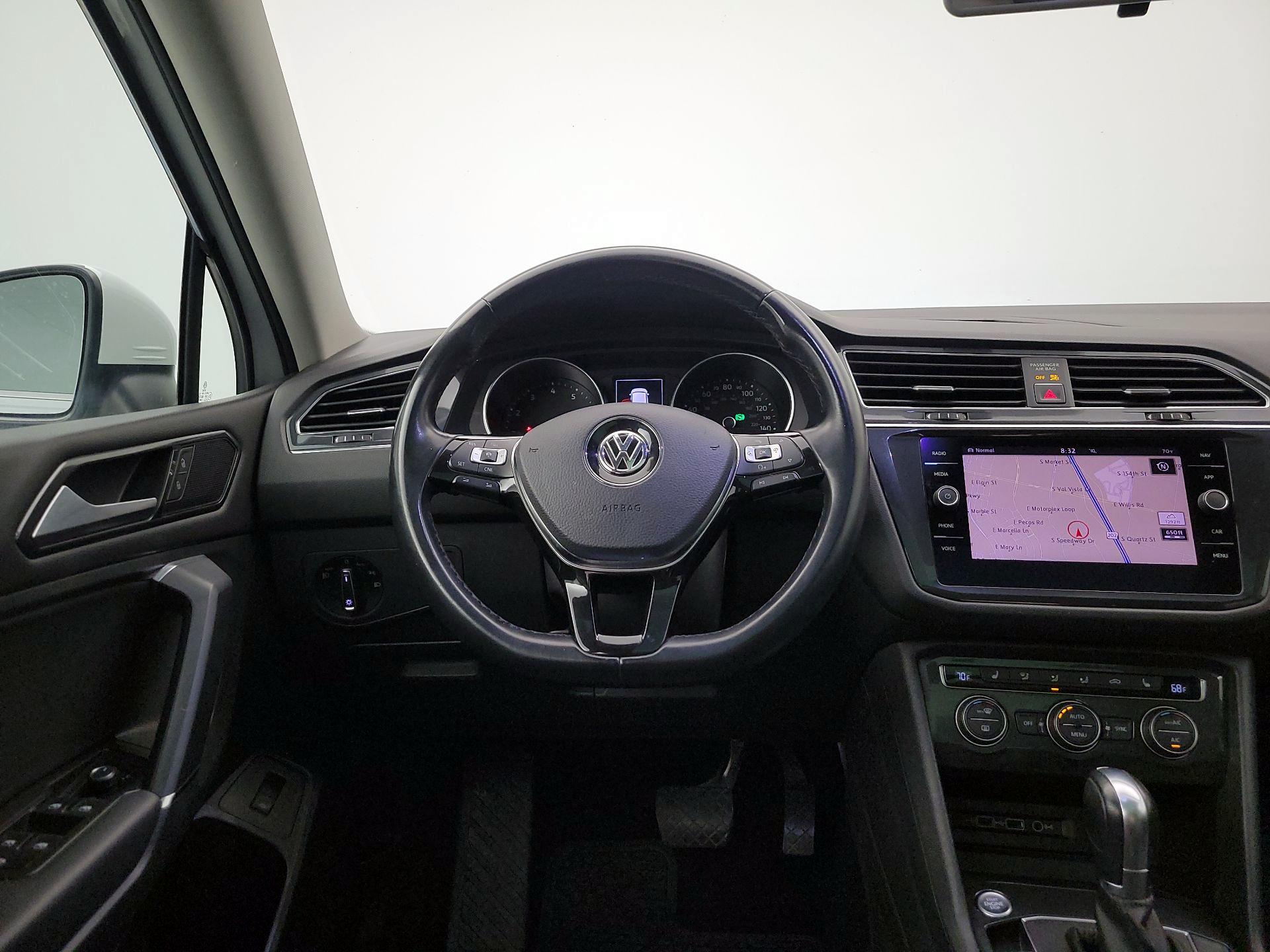 Thumbnail: 2018 Volkswagen Tiguan - 10