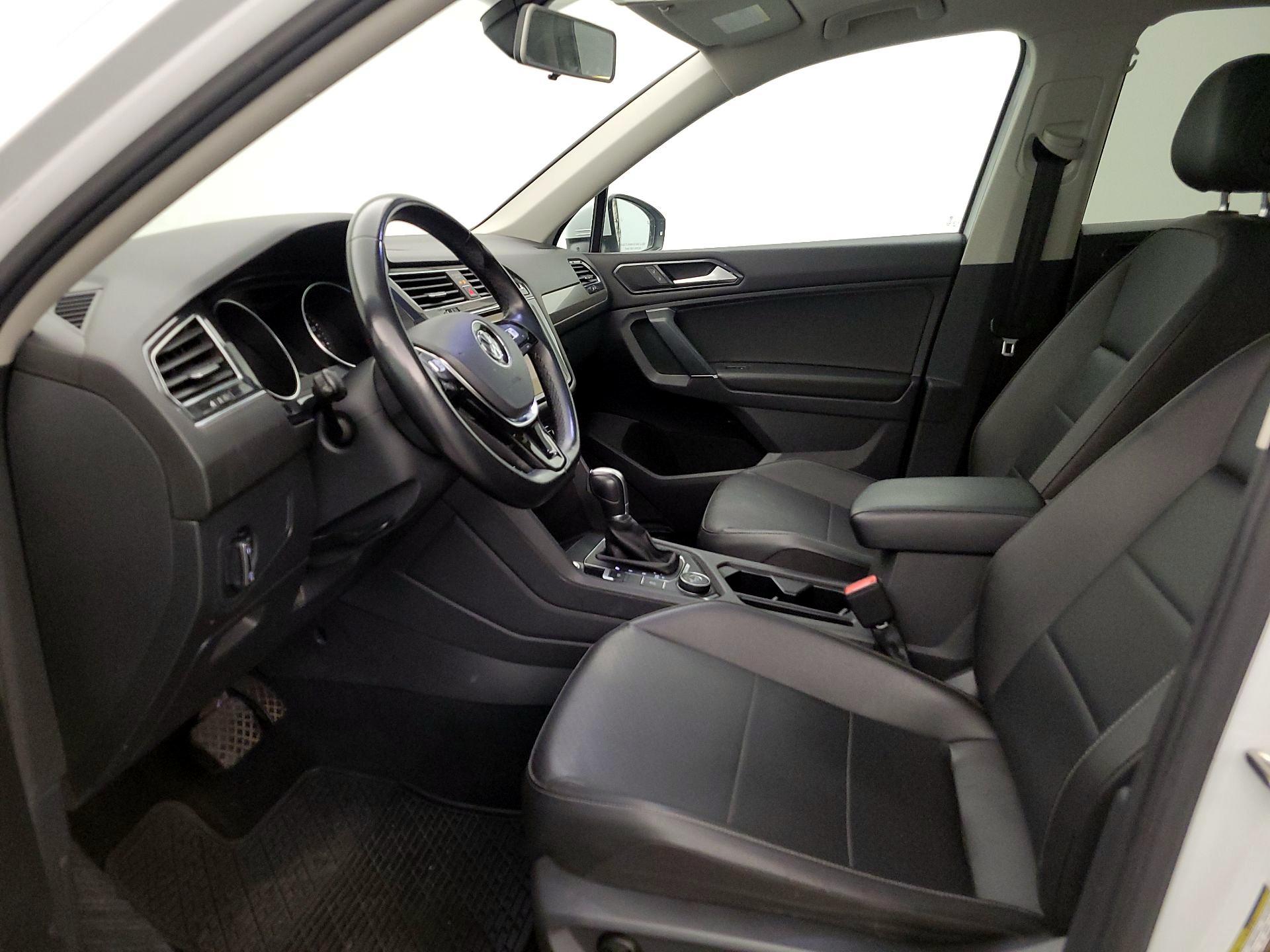 Thumbnail: 2018 Volkswagen Tiguan - 11