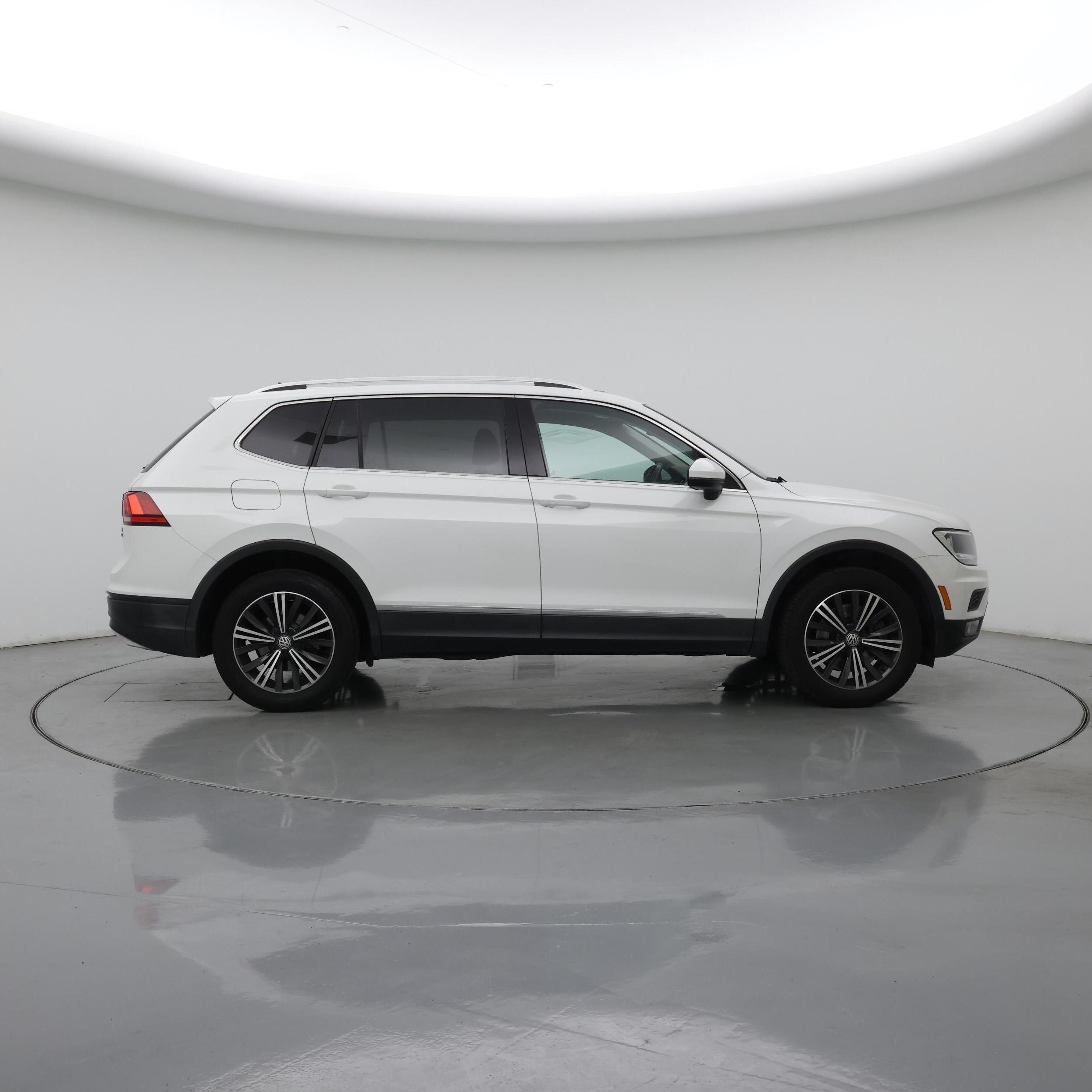 Thumbnail: 2018 Volkswagen Tiguan - 7