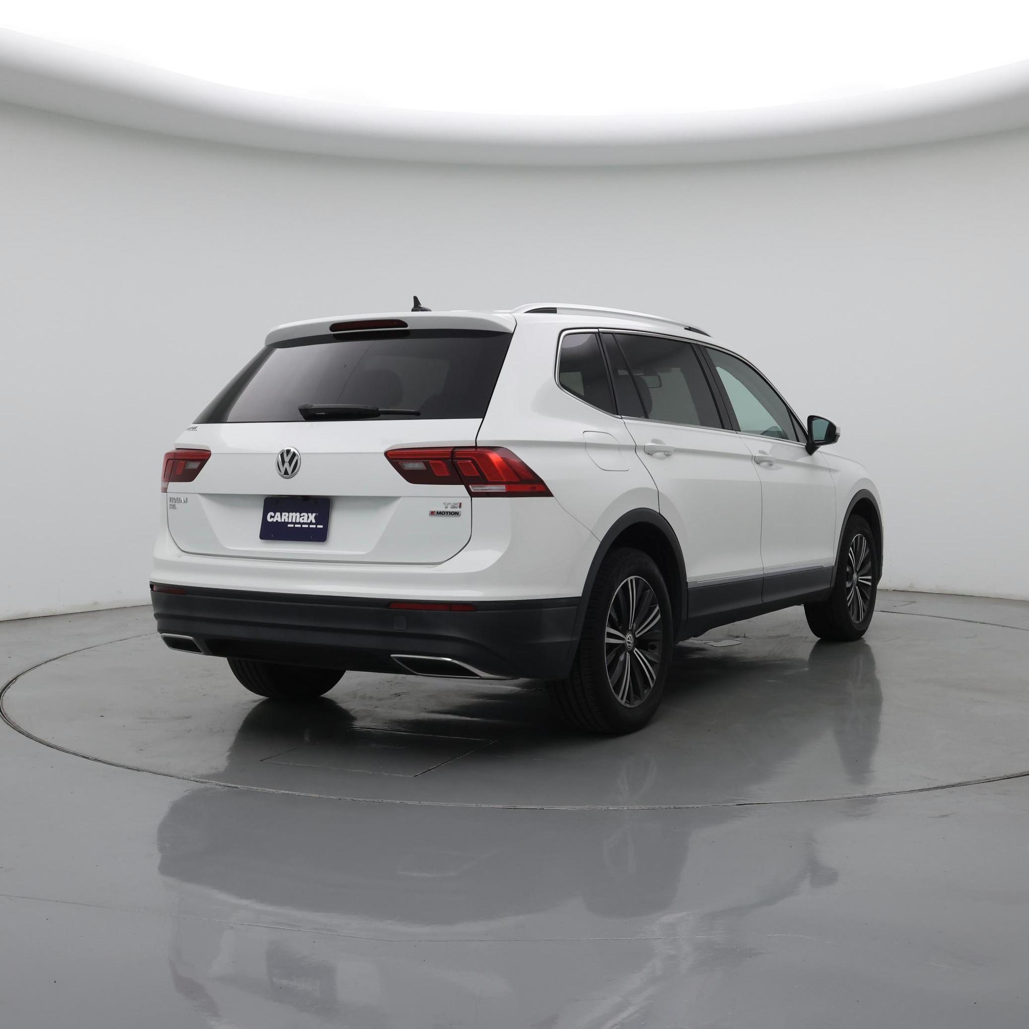 Thumbnail: 2018 Volkswagen Tiguan - 8