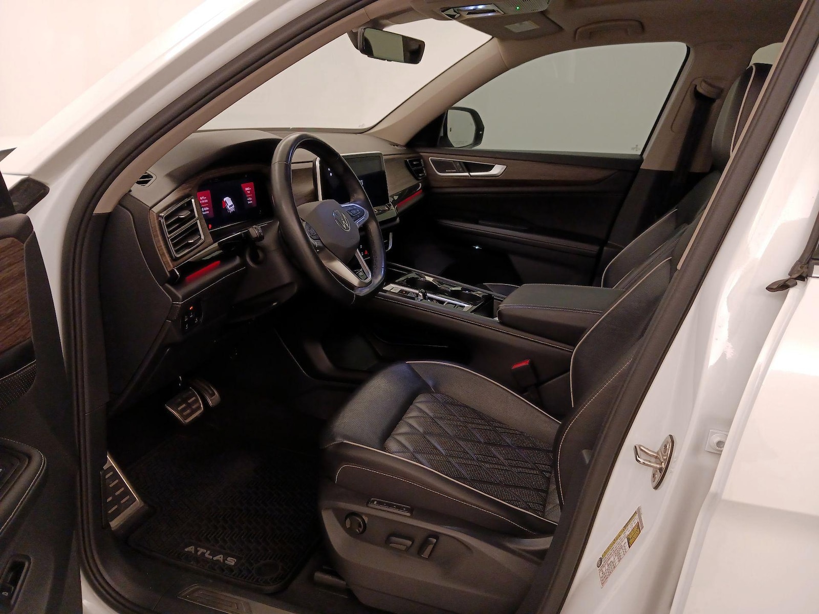 2024 Volkswagen Atlas SEL Premium R-Line - Photo 12