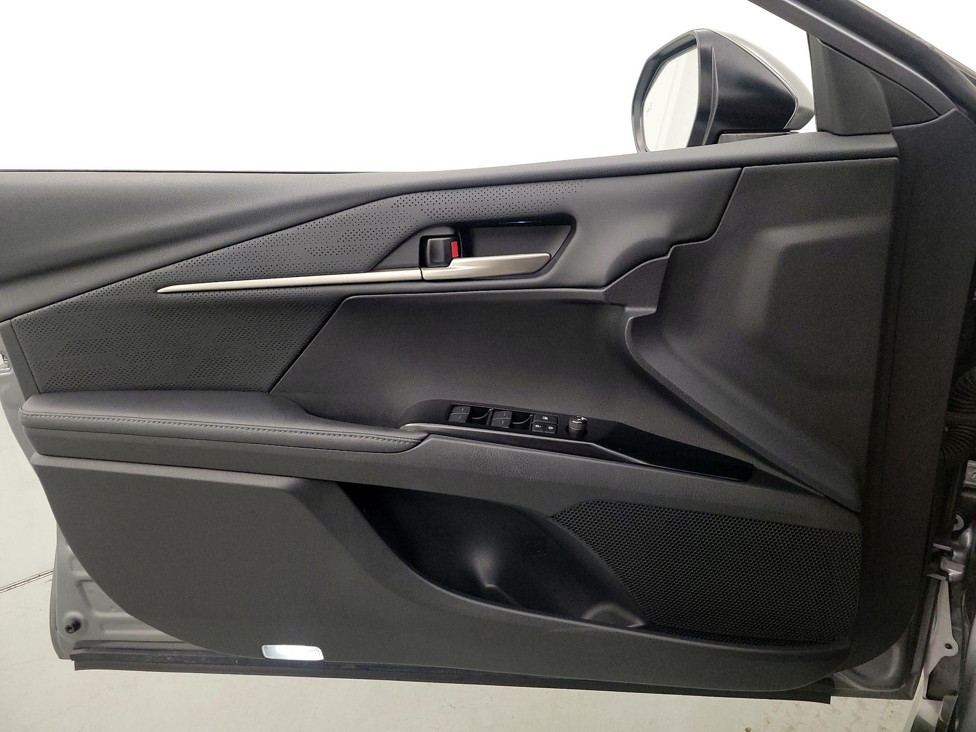 Thumbnail: 2025 Toyota Camry - 12