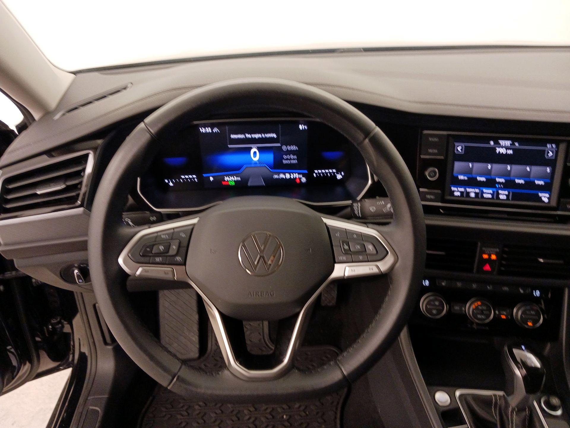 Thumbnail: 2024 Volkswagen Jetta - 10