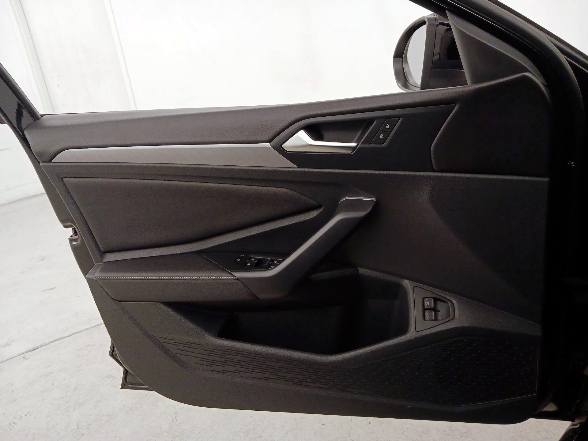 Thumbnail: 2024 Volkswagen Jetta - 12