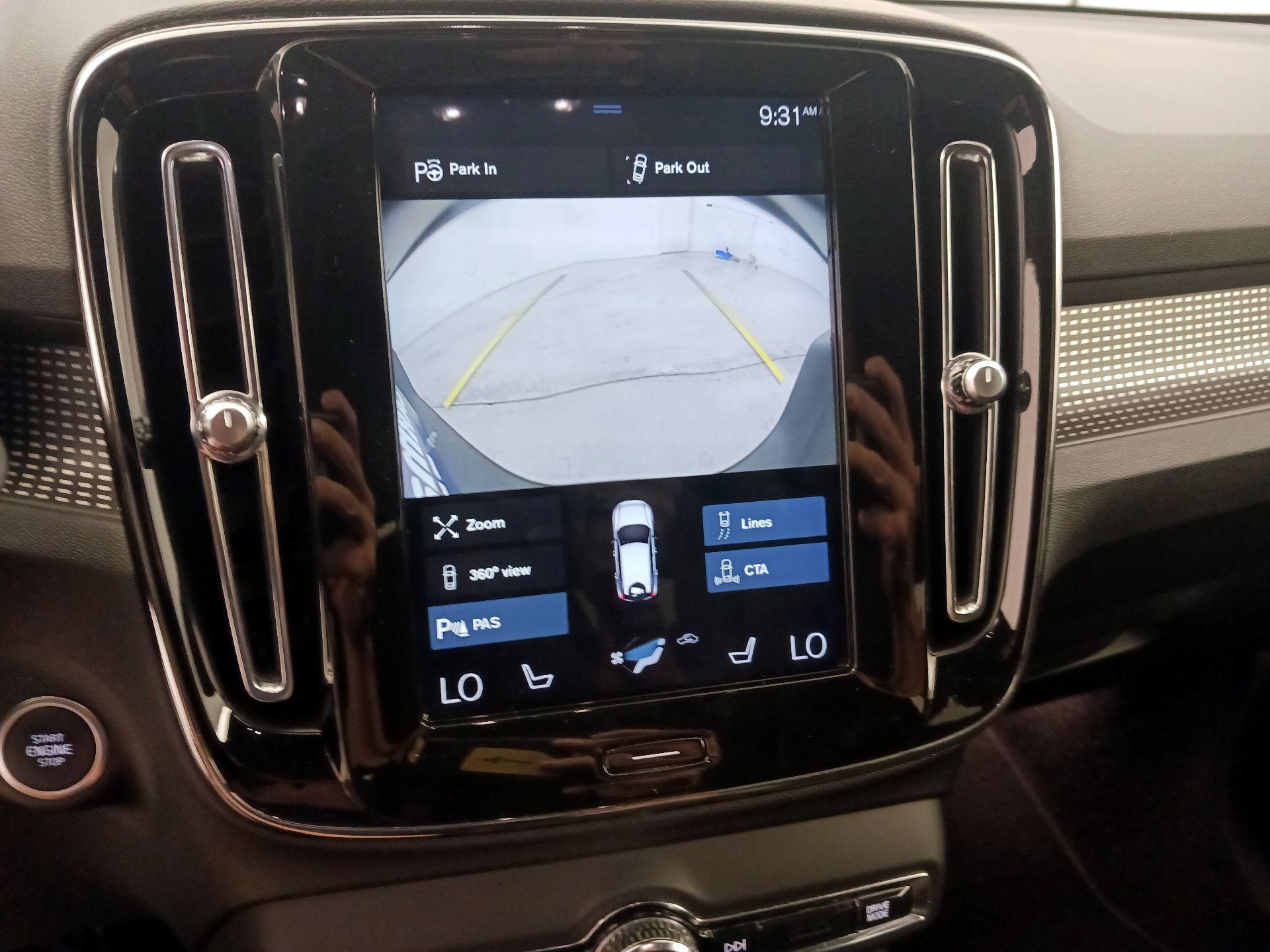 Thumbnail: 2019 Volvo XC40 - 14