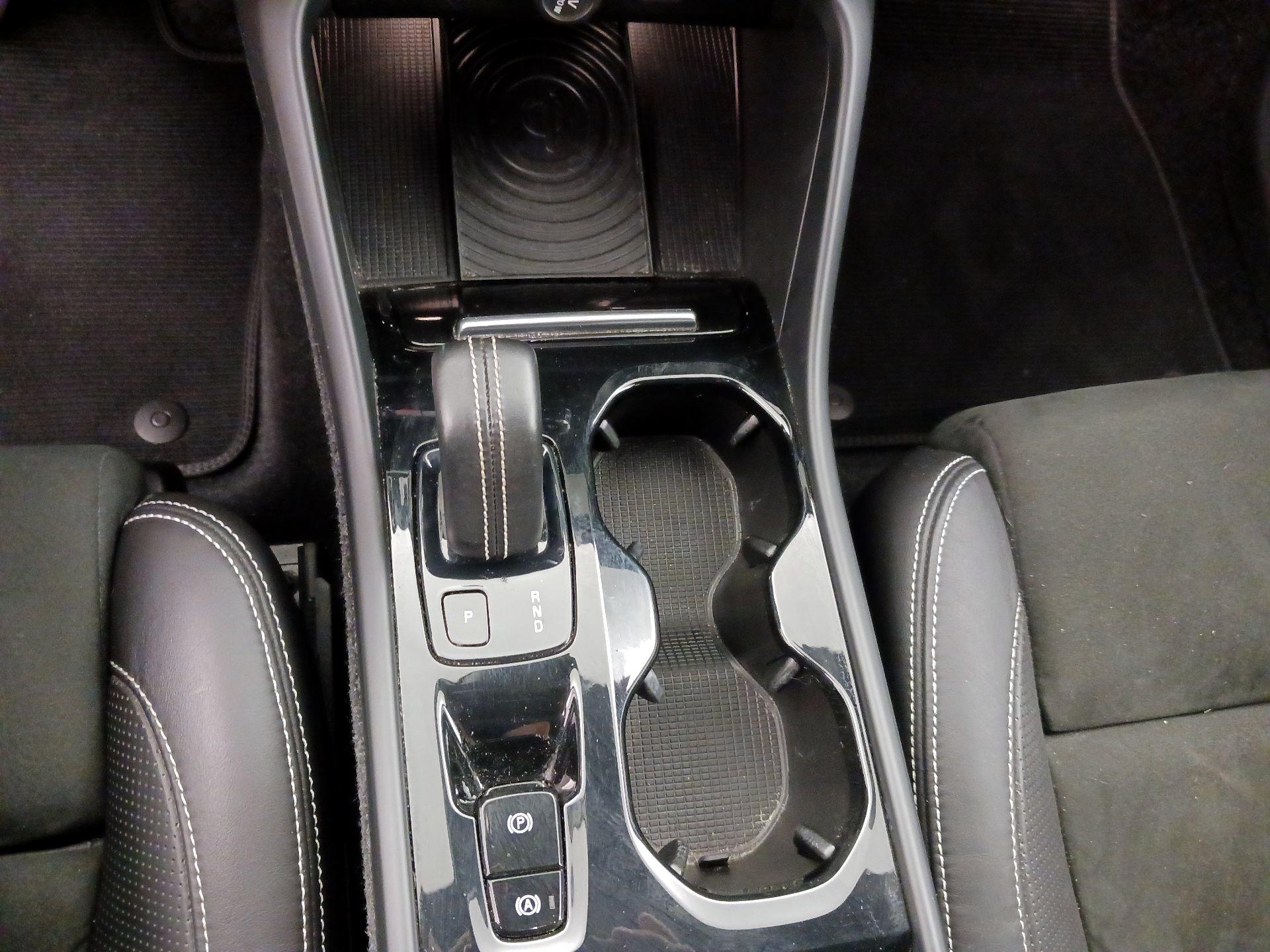 Thumbnail: 2019 Volvo XC40 - 17