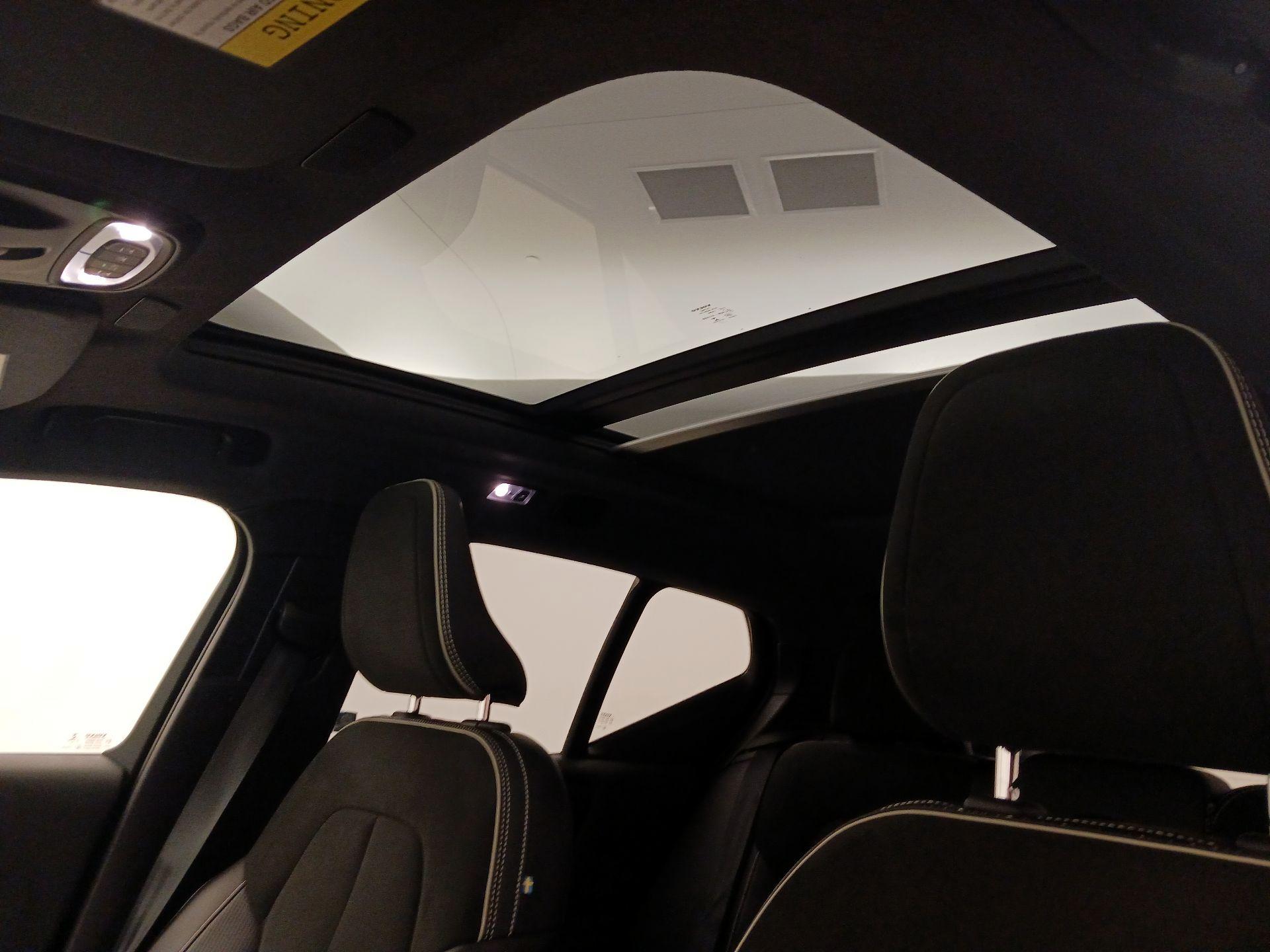 Thumbnail: 2019 Volvo XC40 - 19