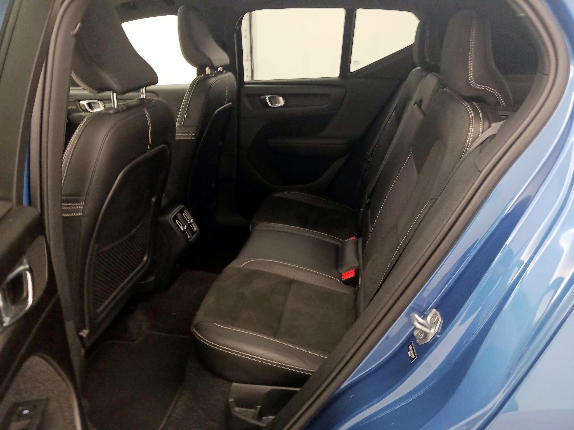 Thumbnail: 2019 Volvo XC40 - 20