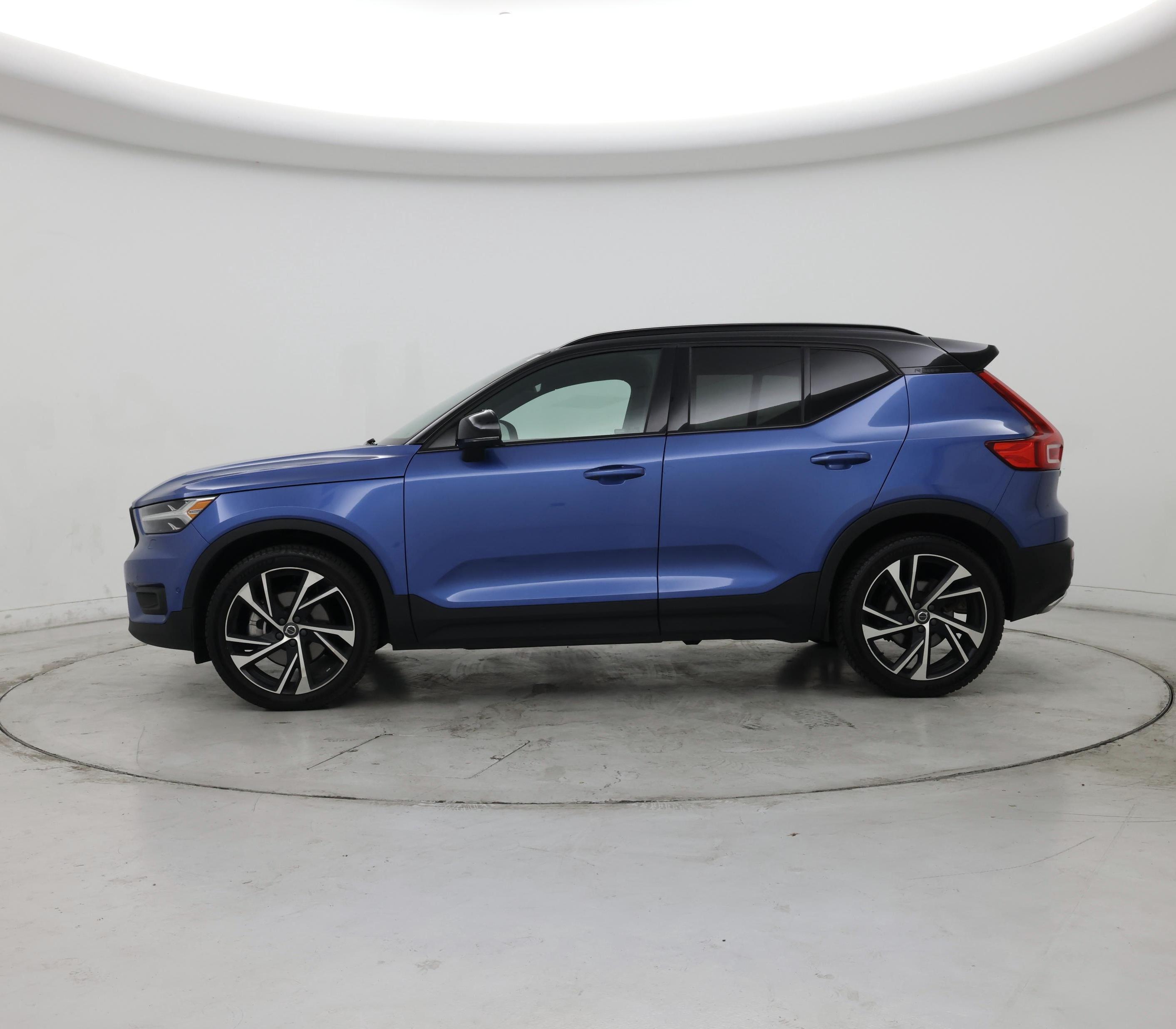 Thumbnail: 2019 Volvo XC40 - 3