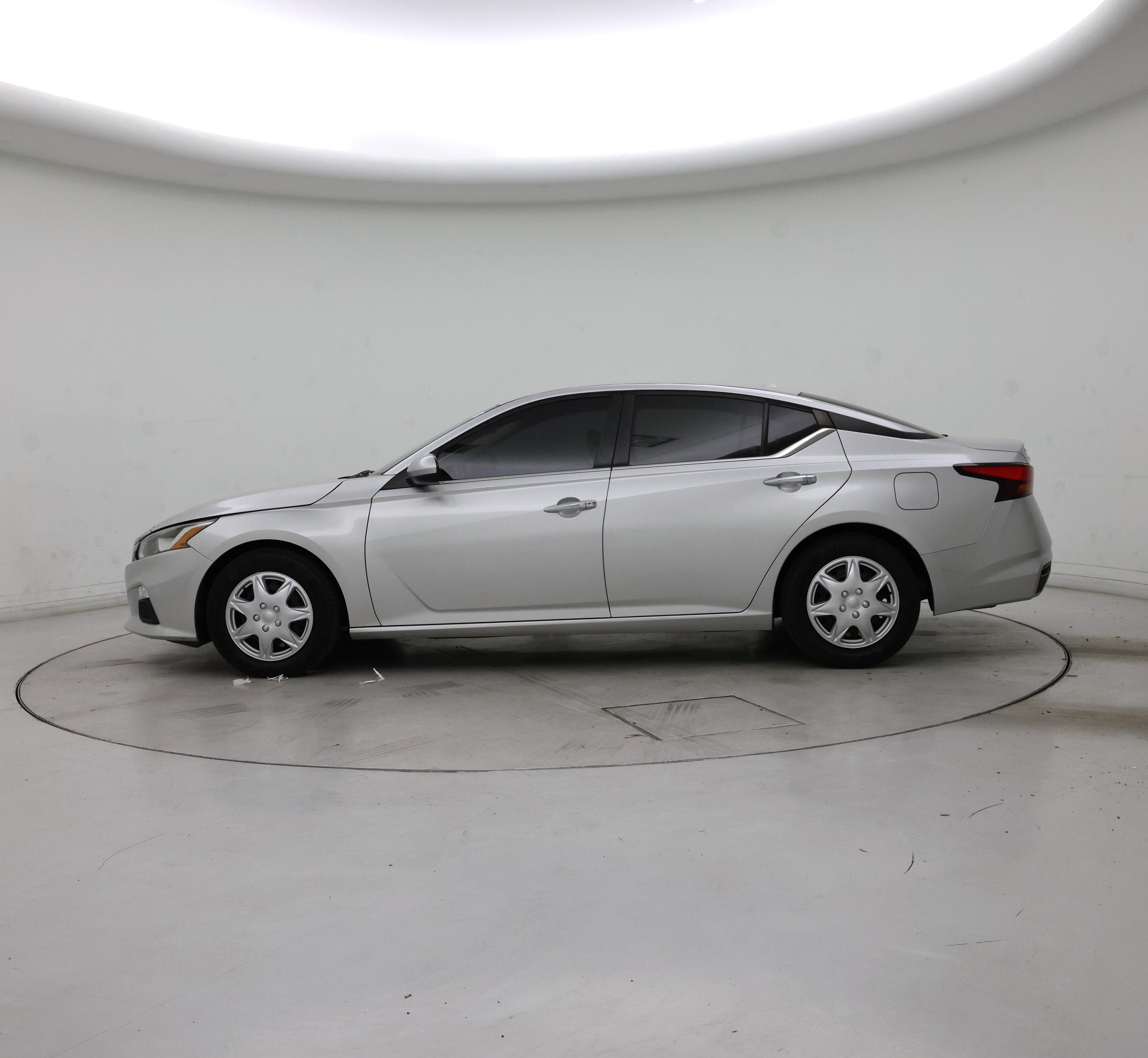 Thumbnail: 2020 Nissan Altima - 3