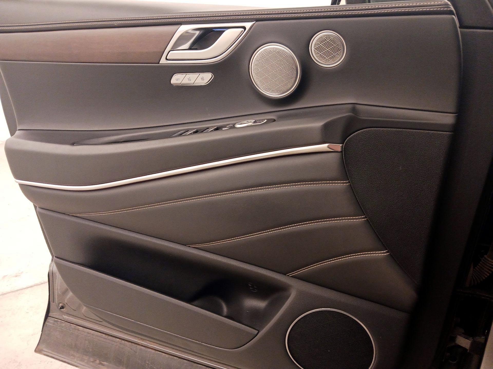 Thumbnail: 2021 Genesis GV80 - 12