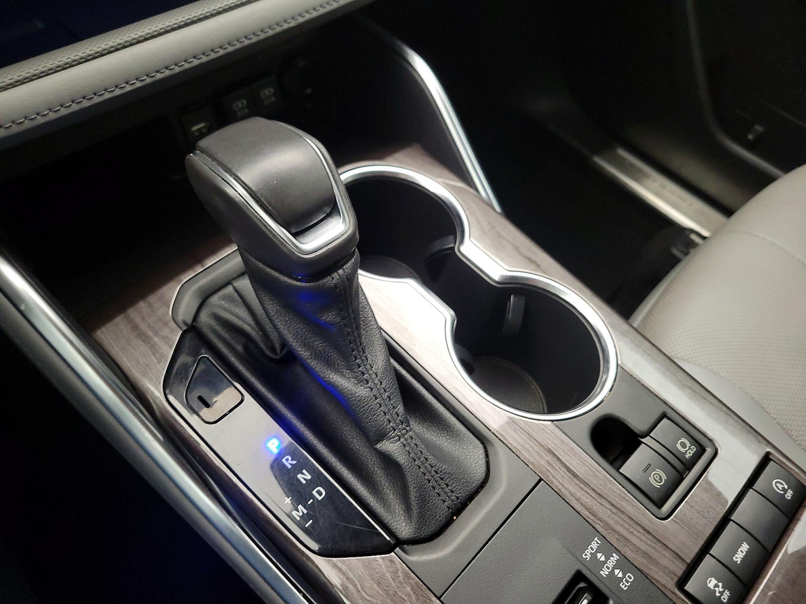 2021 Toyota Highlander Platinum - Photo 19