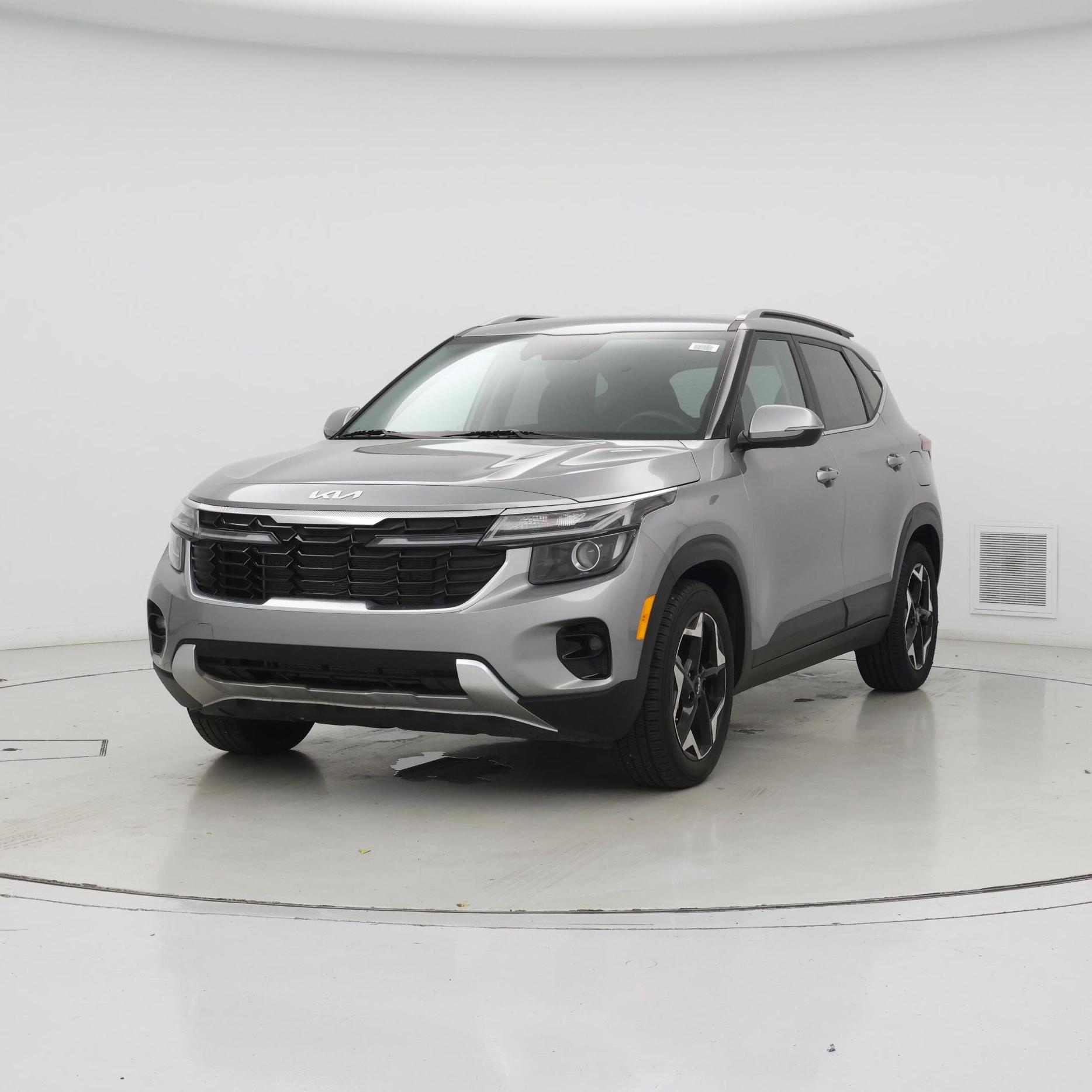 Thumbnail: 2024 Kia Seltos - 4