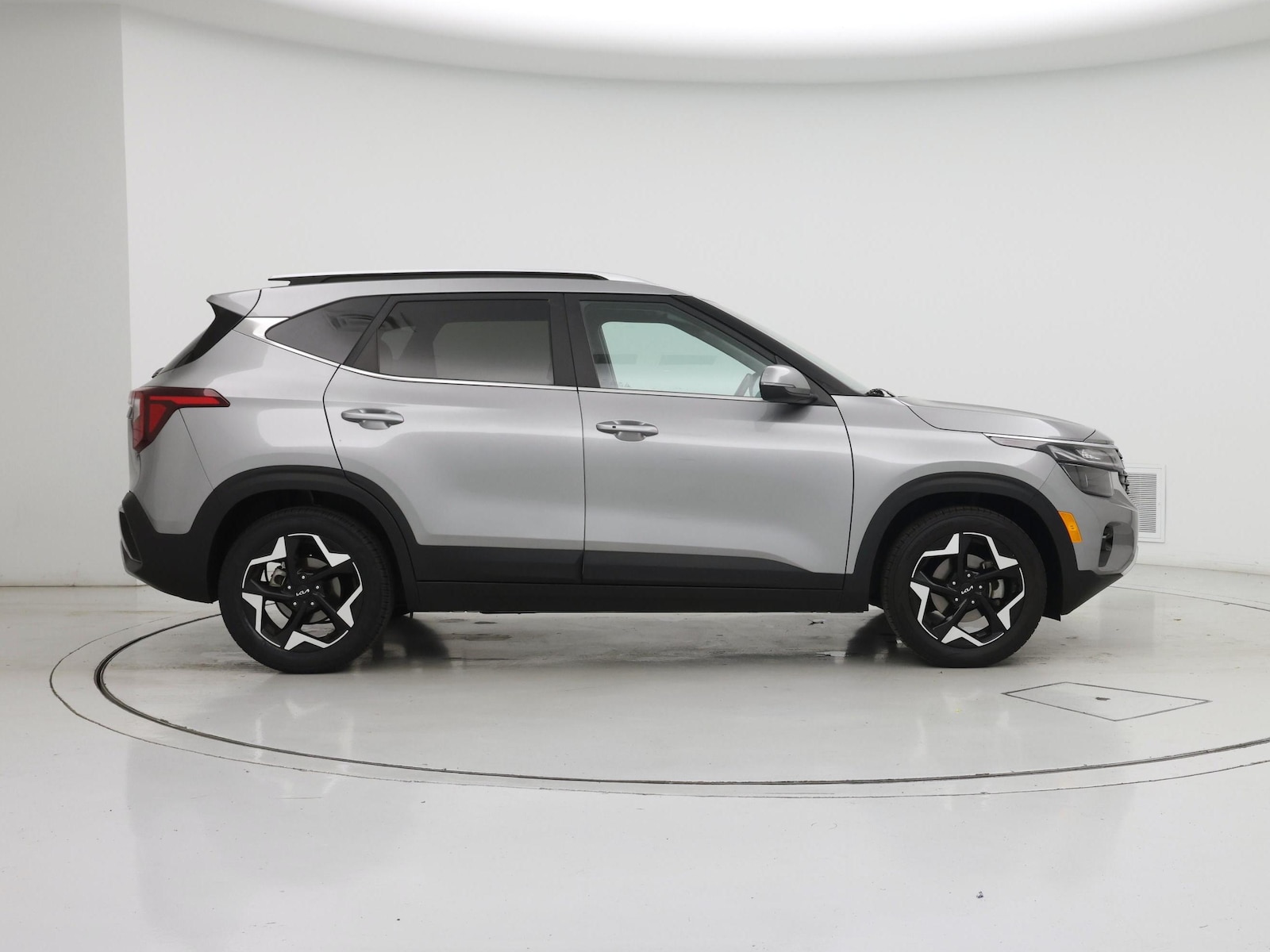 2024 Kia Seltos EX - Photo 8