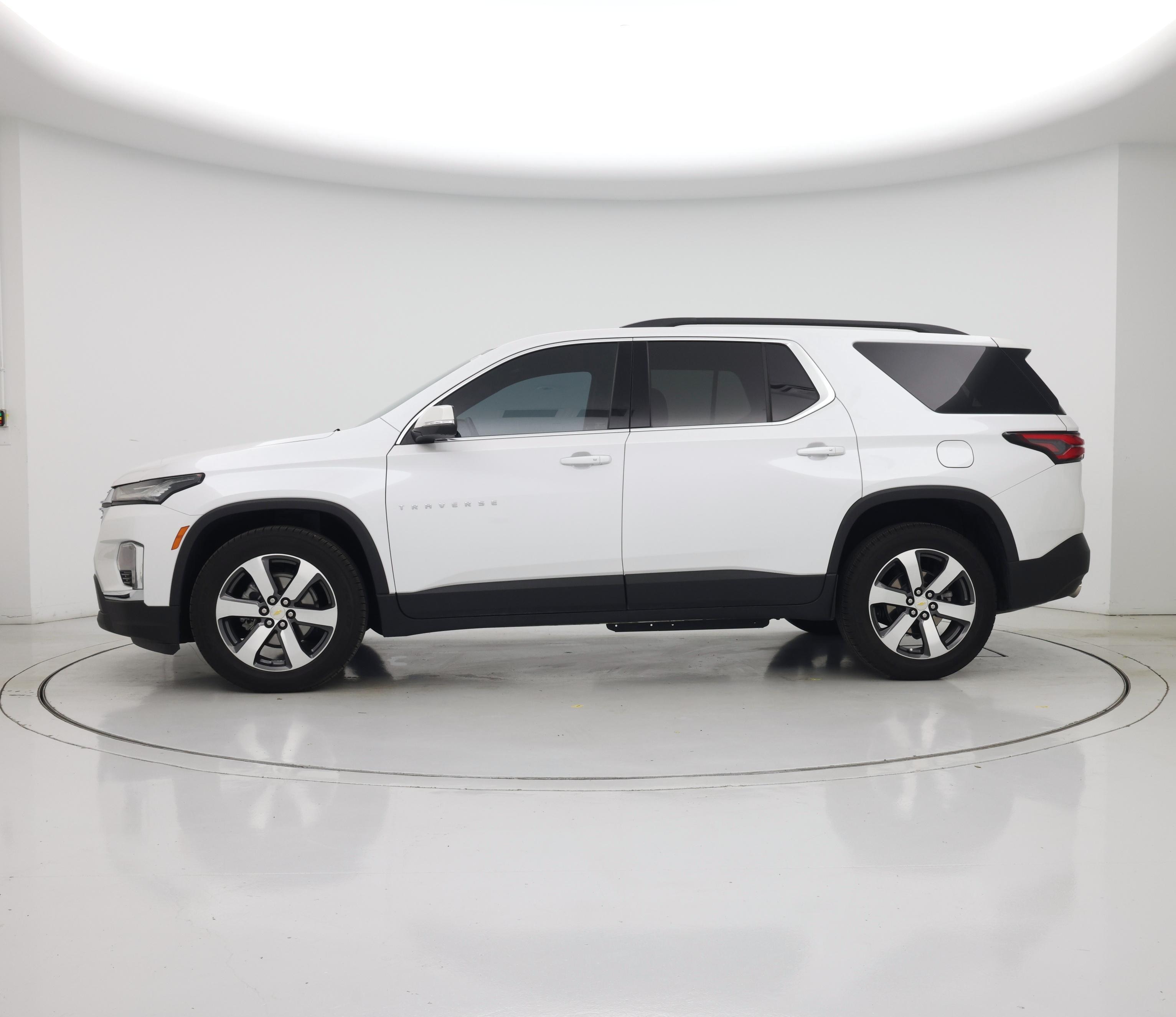 Thumbnail: 2023 Chevrolet Traverse - 3