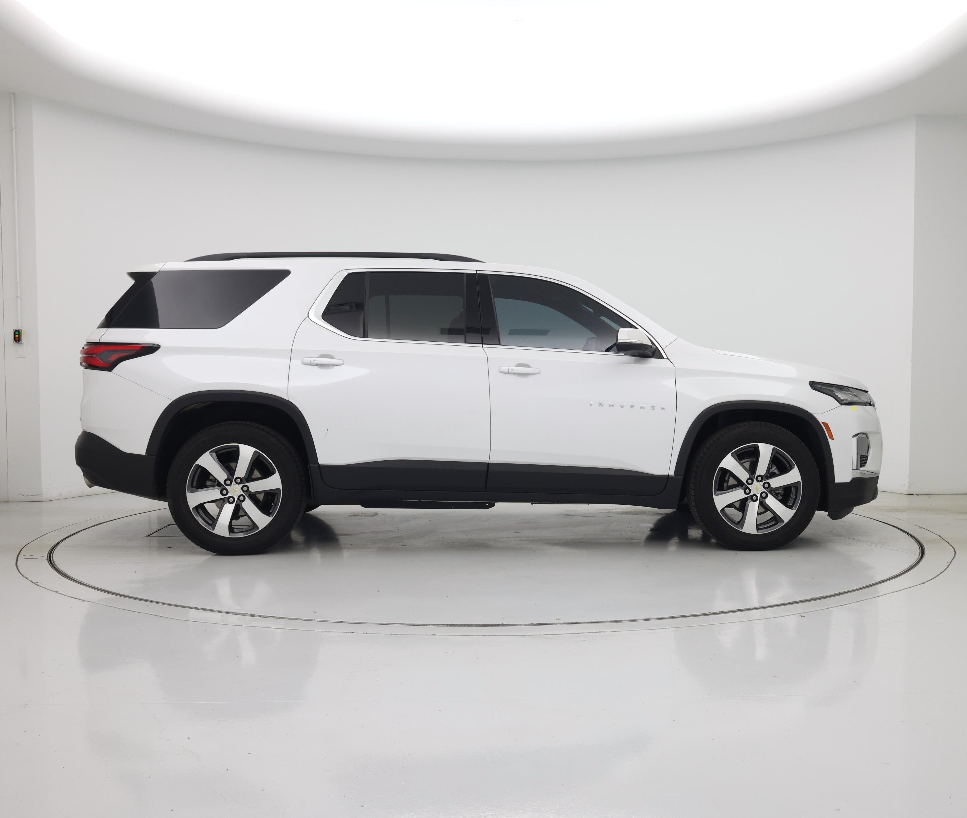 Thumbnail: 2023 Chevrolet Traverse - 7