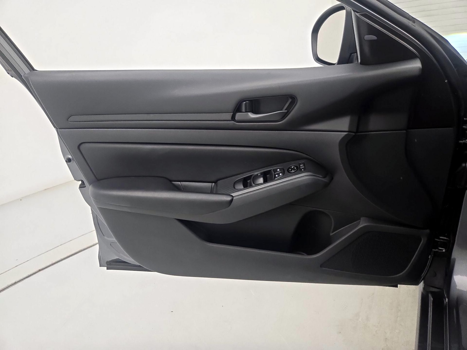 2025 Nissan Altima S - Photo 13