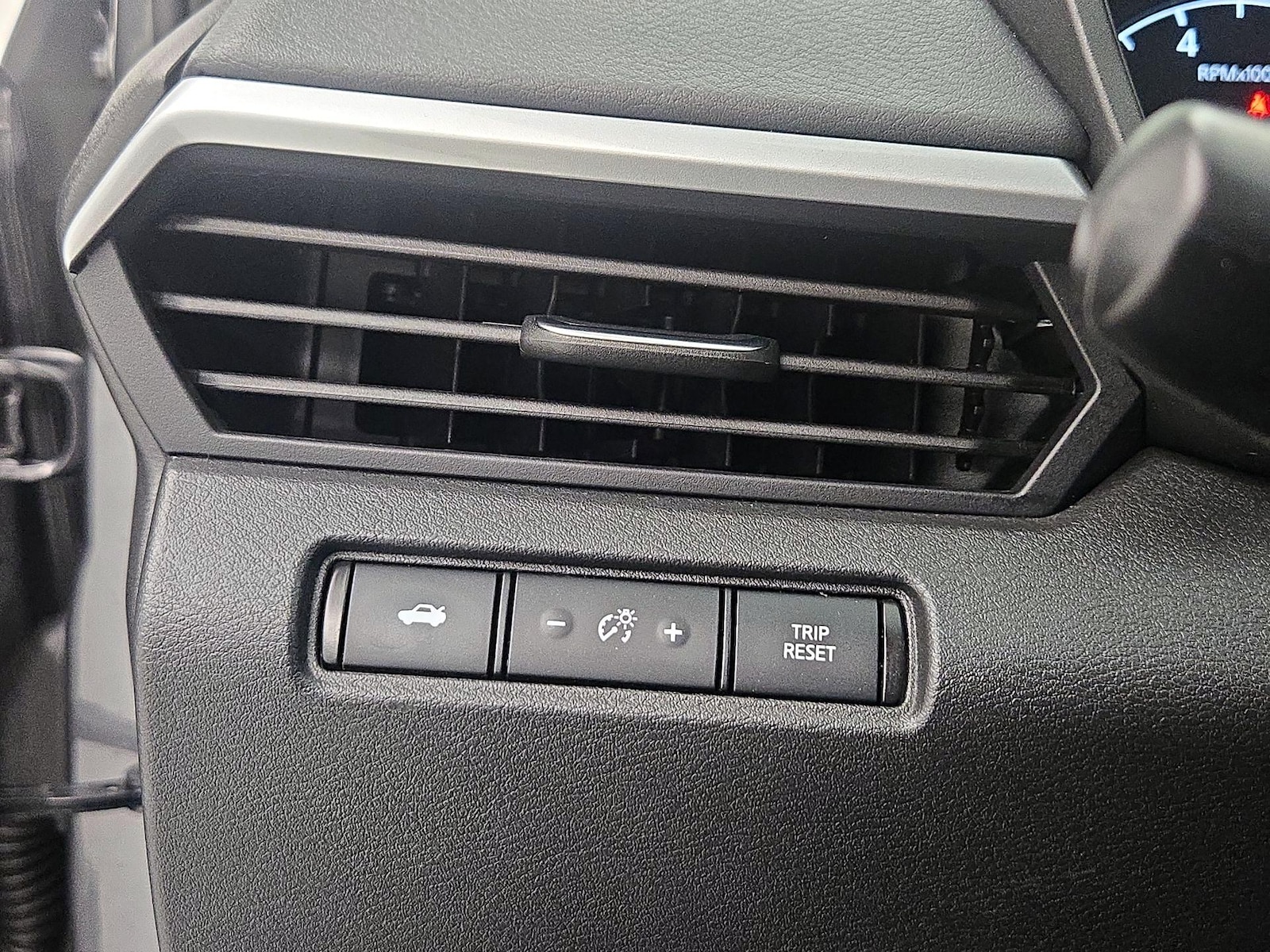 2025 Nissan Altima S - Photo 14