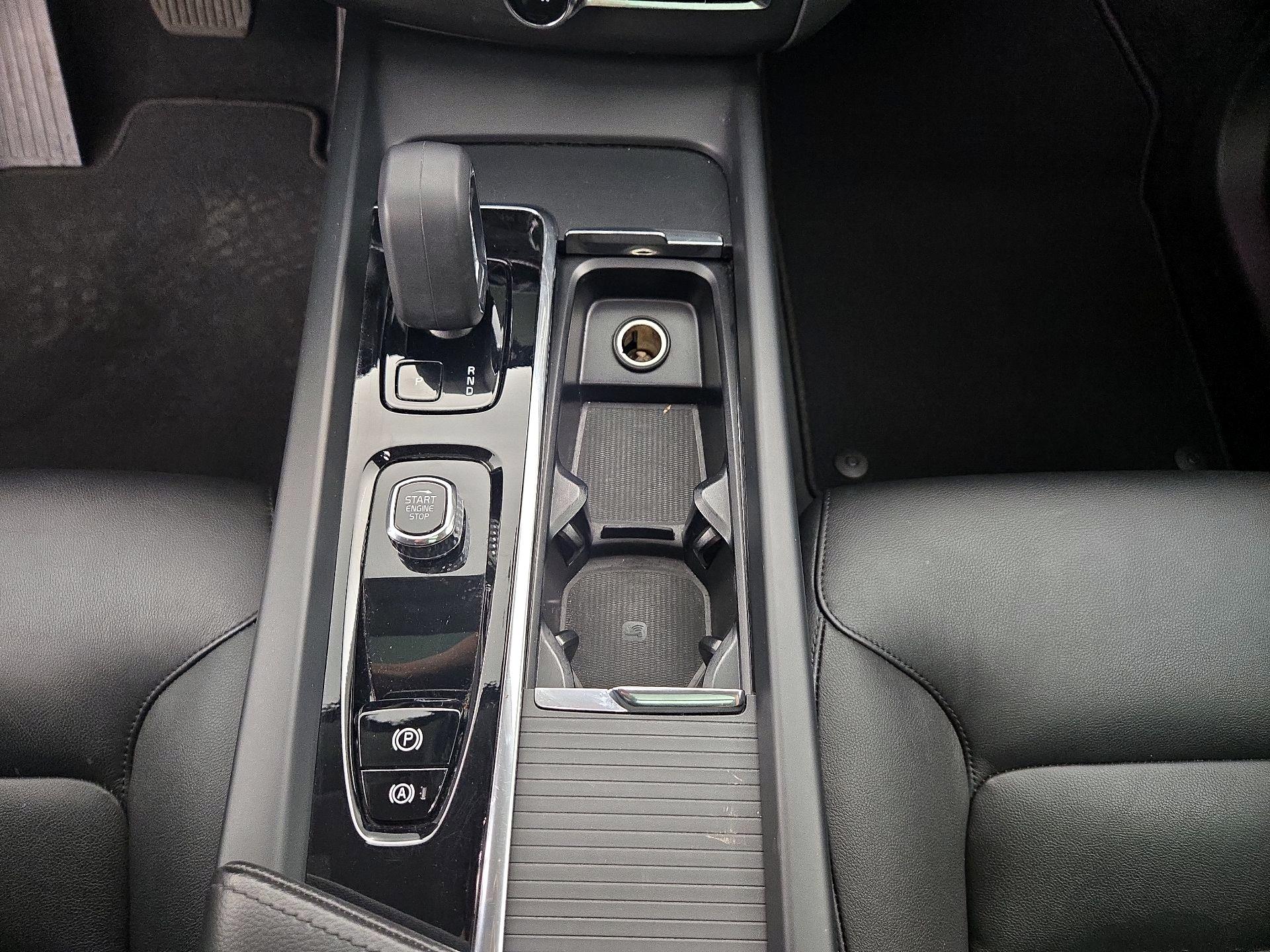 Thumbnail: 2023 Volvo XC60 - 17