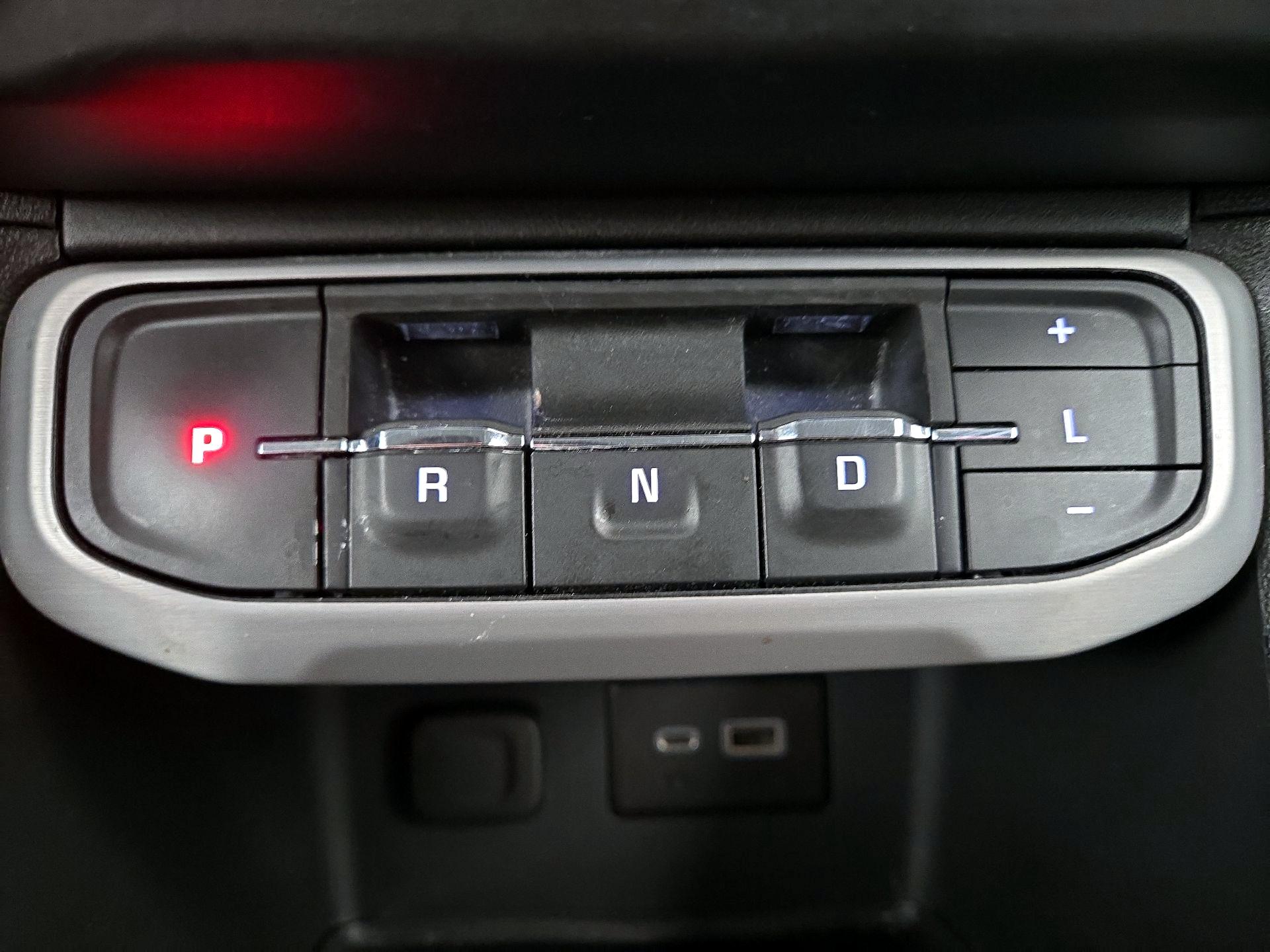 Thumbnail: 2023 GMC Acadia - 17