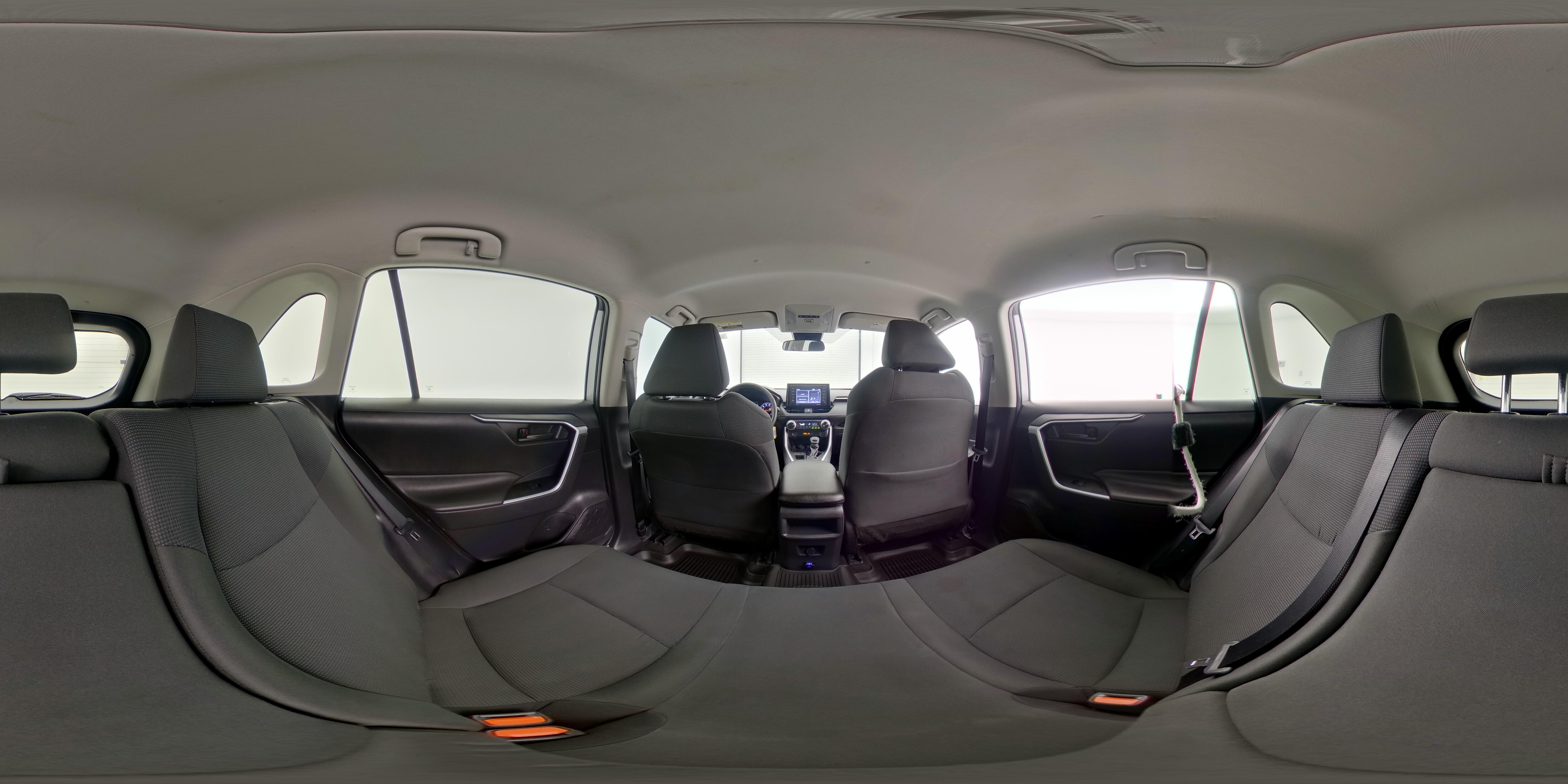 2021 Toyota RAV4 LE - Photo 25