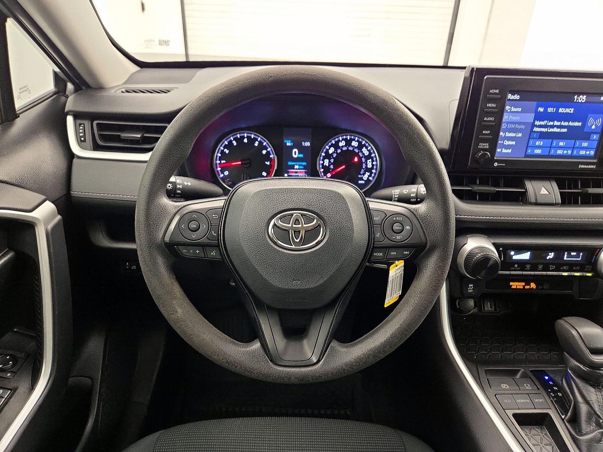 Thumbnail: 2021 Toyota RAV4 - 10