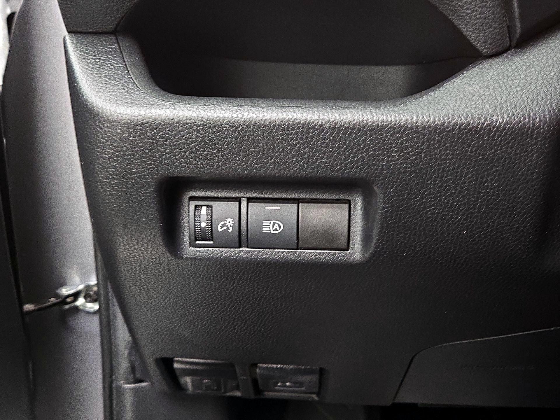Thumbnail: 2021 Toyota RAV4 - 13