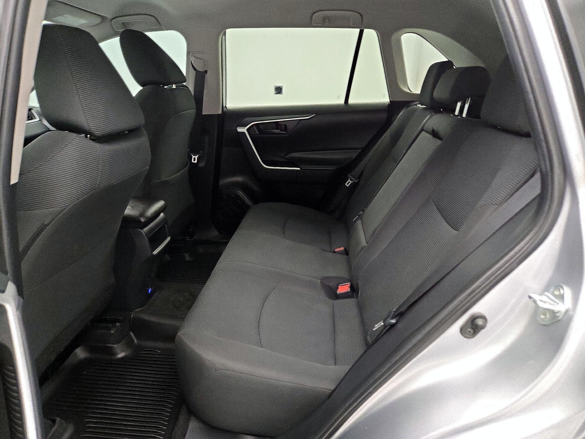 Thumbnail: 2021 Toyota RAV4 - 19