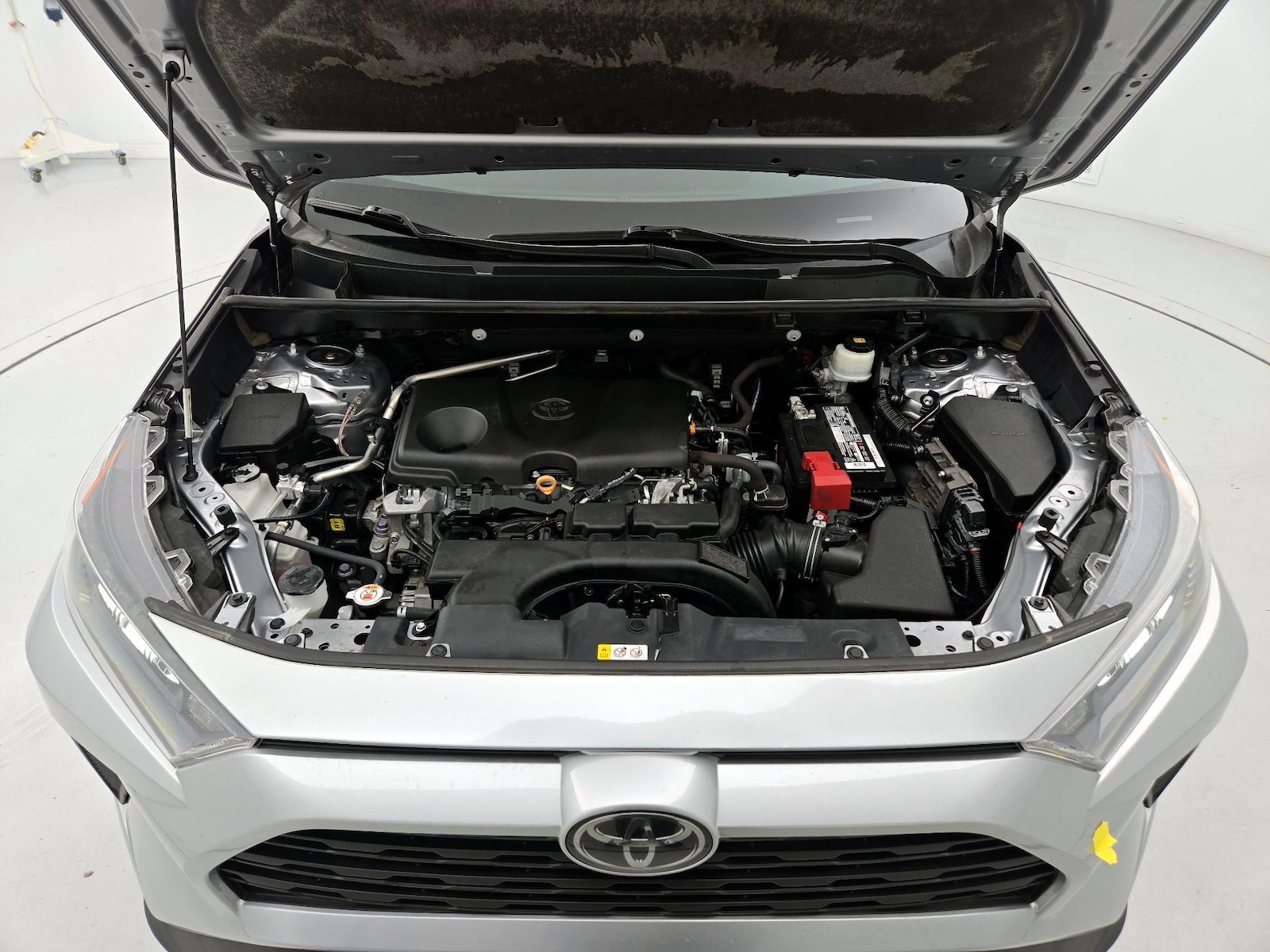 2021 Toyota RAV4 LE - Photo 22