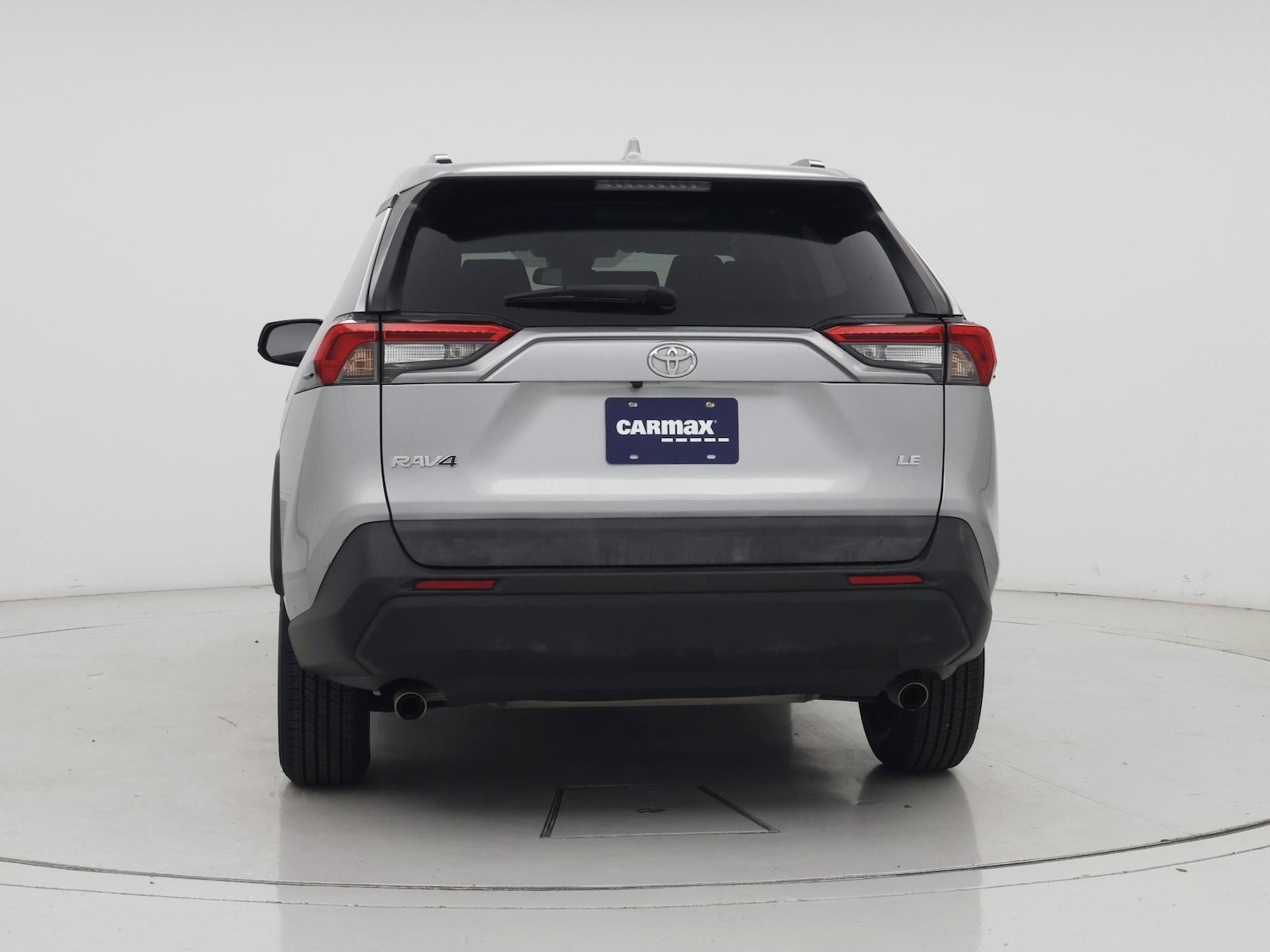 2021 Toyota RAV4 LE - Photo 7
