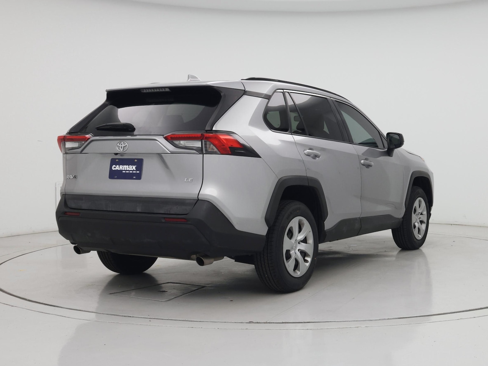 2021 Toyota RAV4 LE - Photo 9