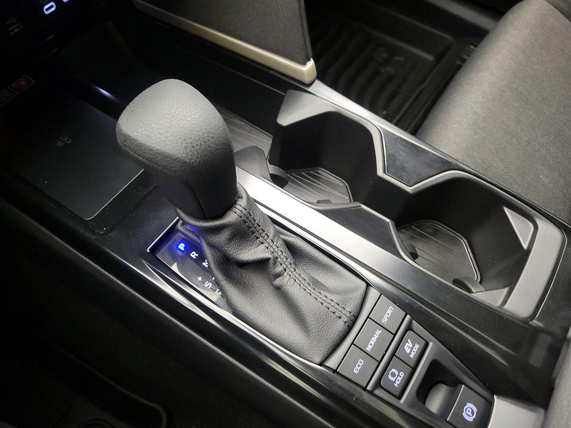 Thumbnail: 2025 Toyota Camry - 17