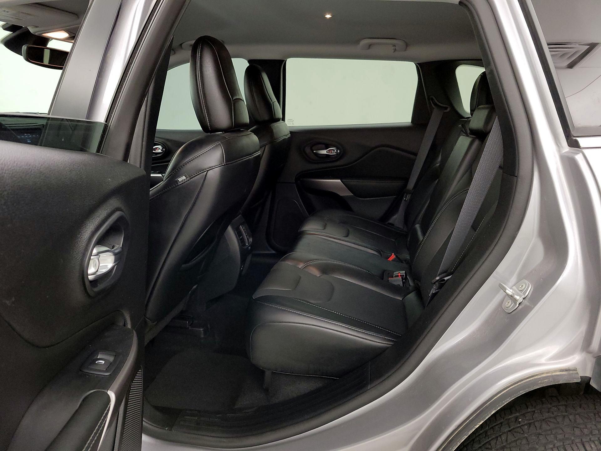 Thumbnail: 2021 Jeep Cherokee - 19