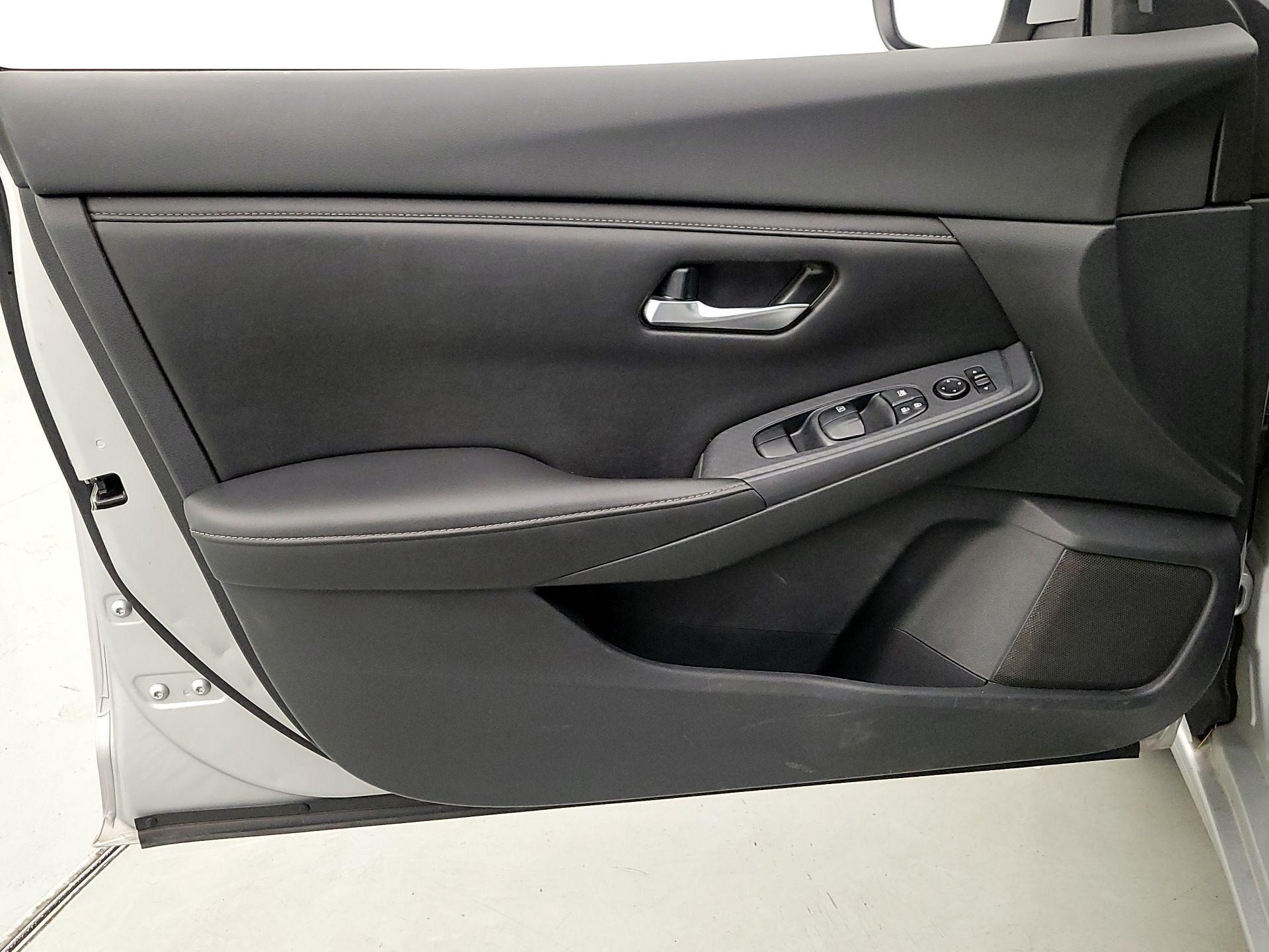 Thumbnail: 2021 Nissan Sentra - 12