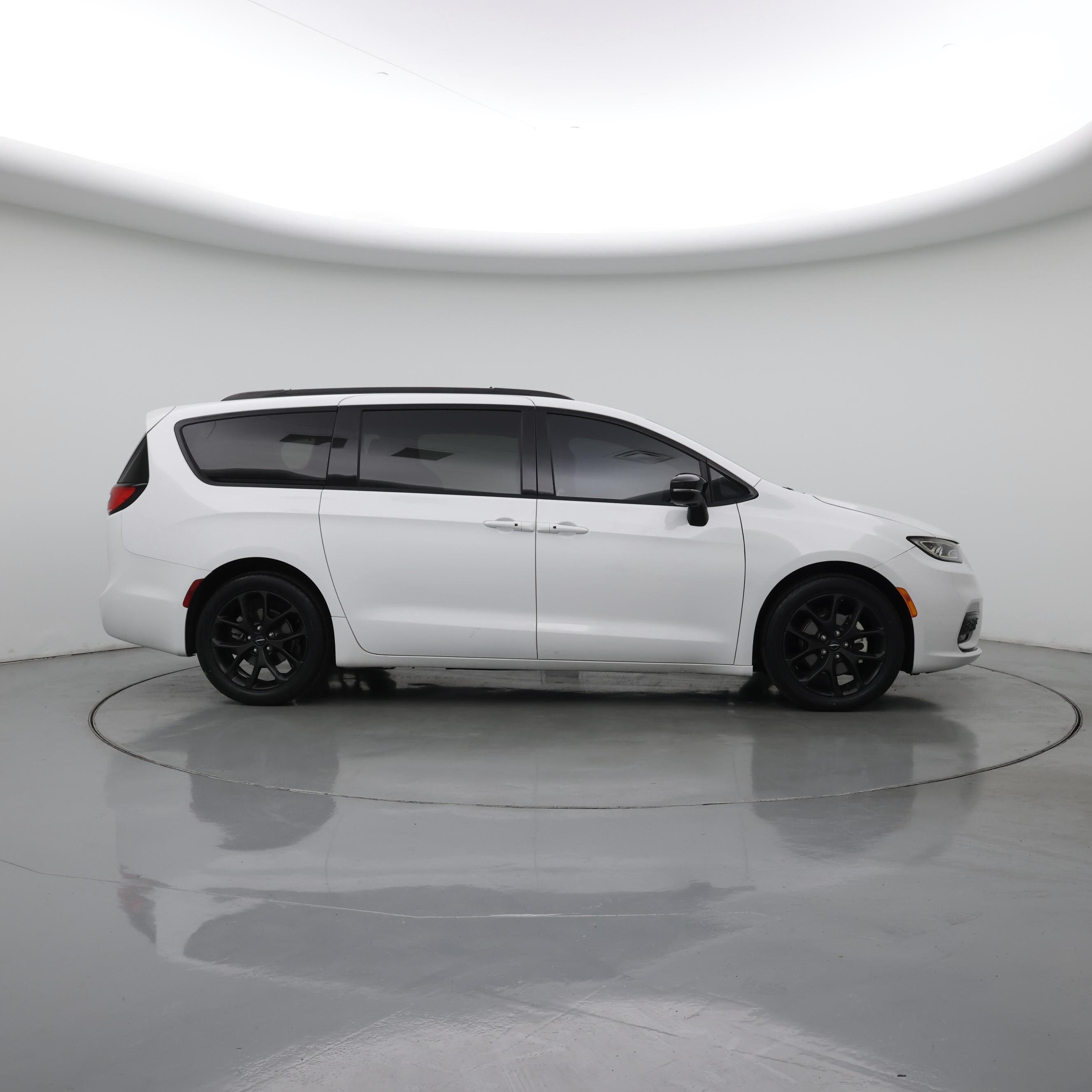 Thumbnail: 2025 Chrysler Pacifica - 7