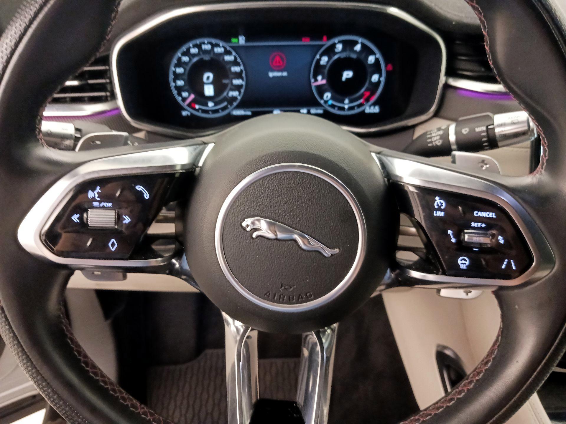 Thumbnail: 2022 Jaguar F-Pace - 10