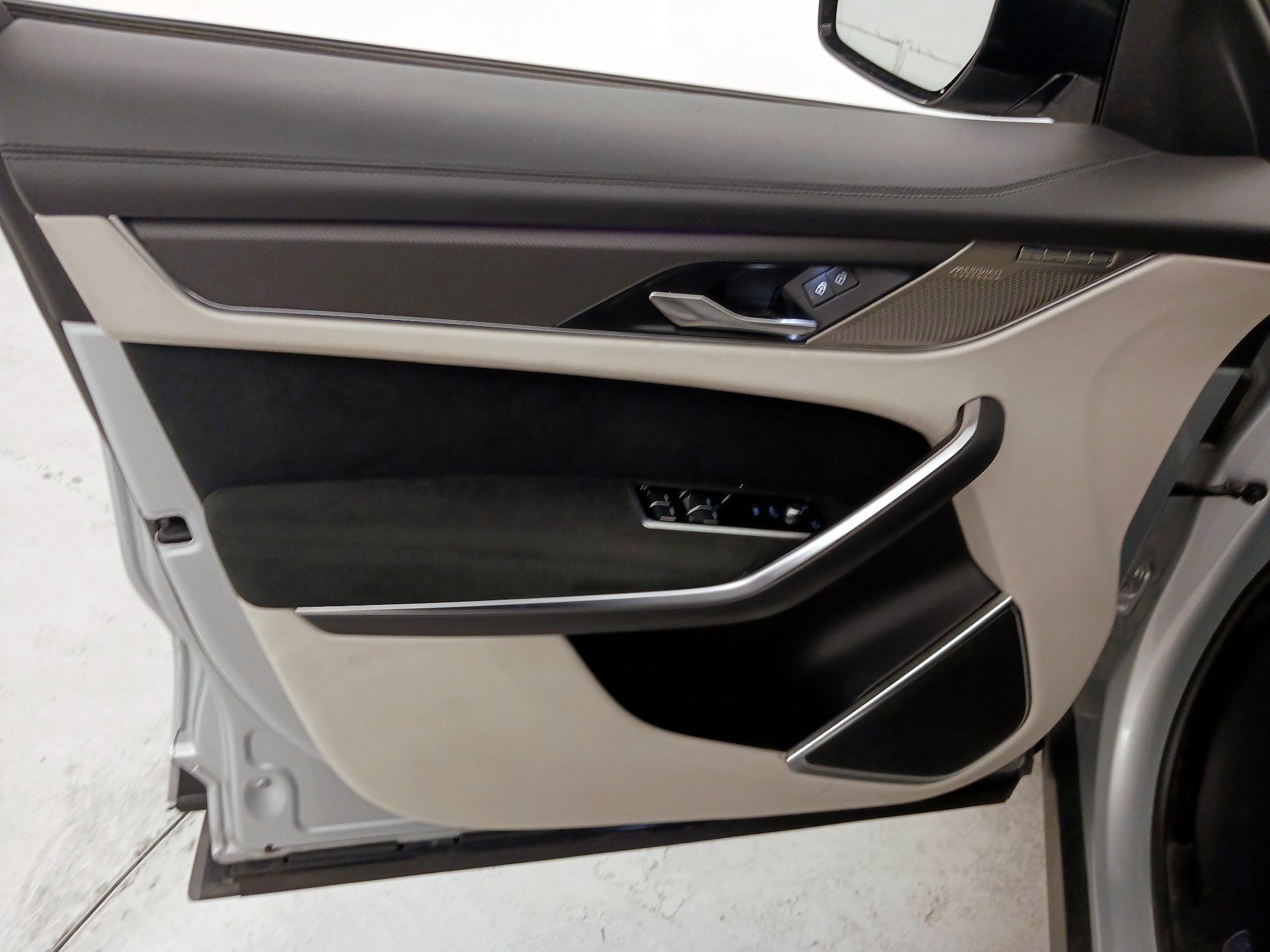 Thumbnail: 2022 Jaguar F-Pace - 12