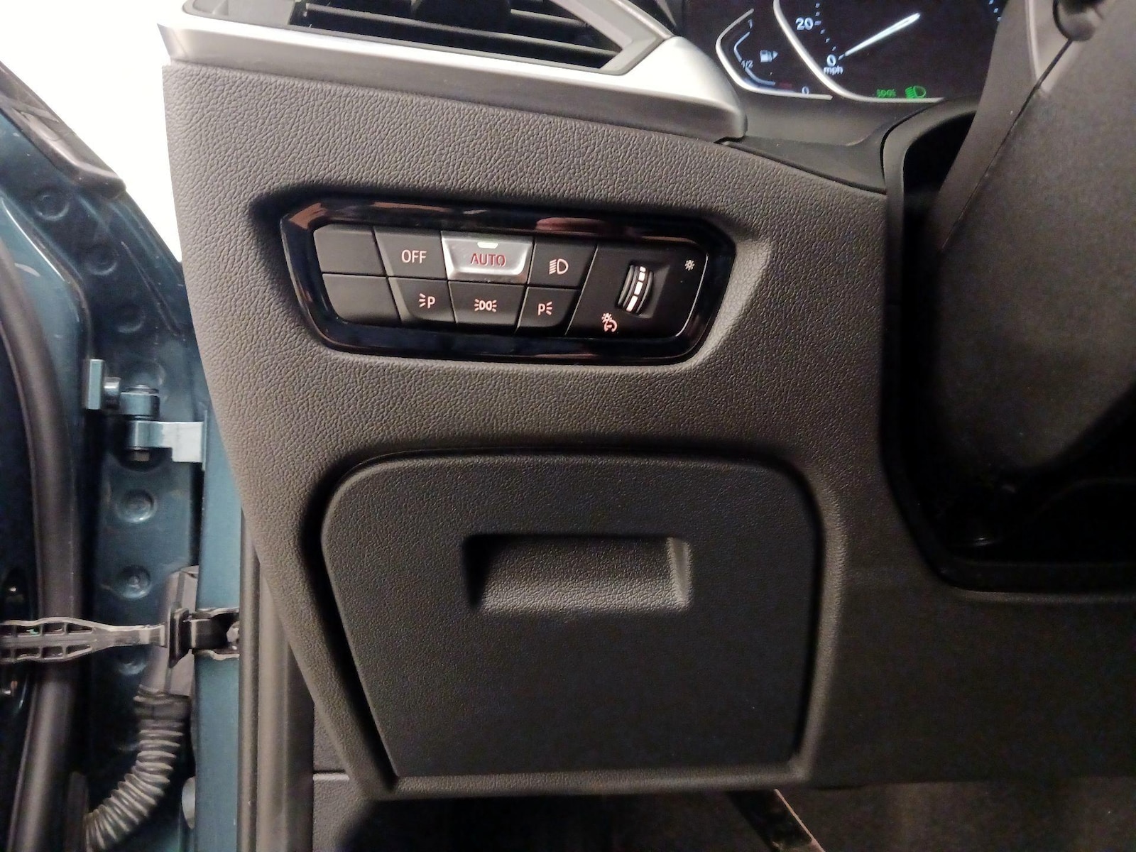 2021 BMW 3 Series 330i - Photo 14
