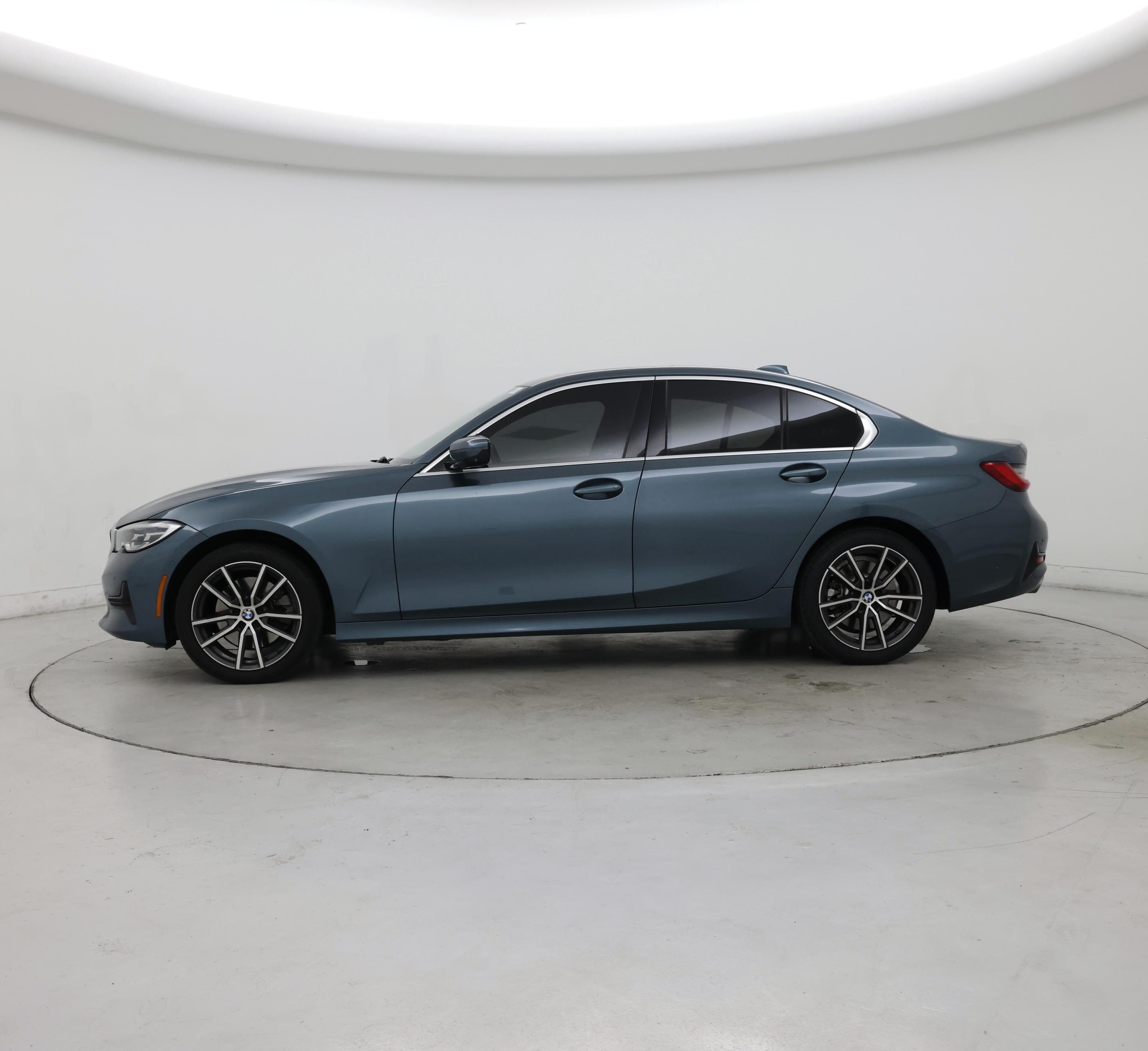 Thumbnail: 2021 BMW 3 Series - 3