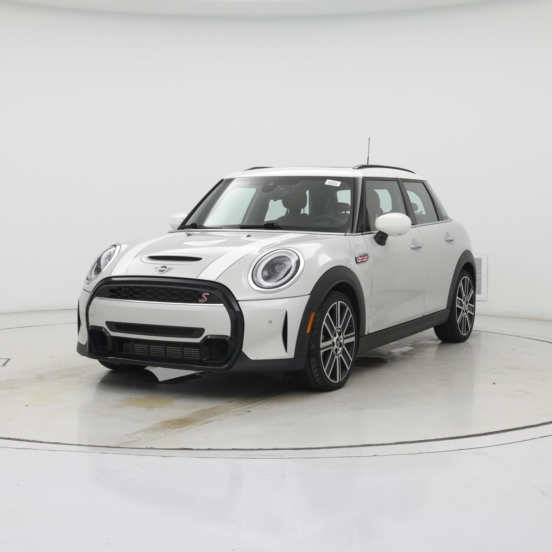 Thumbnail: 2023 MINI Cooper Hardtop - 4