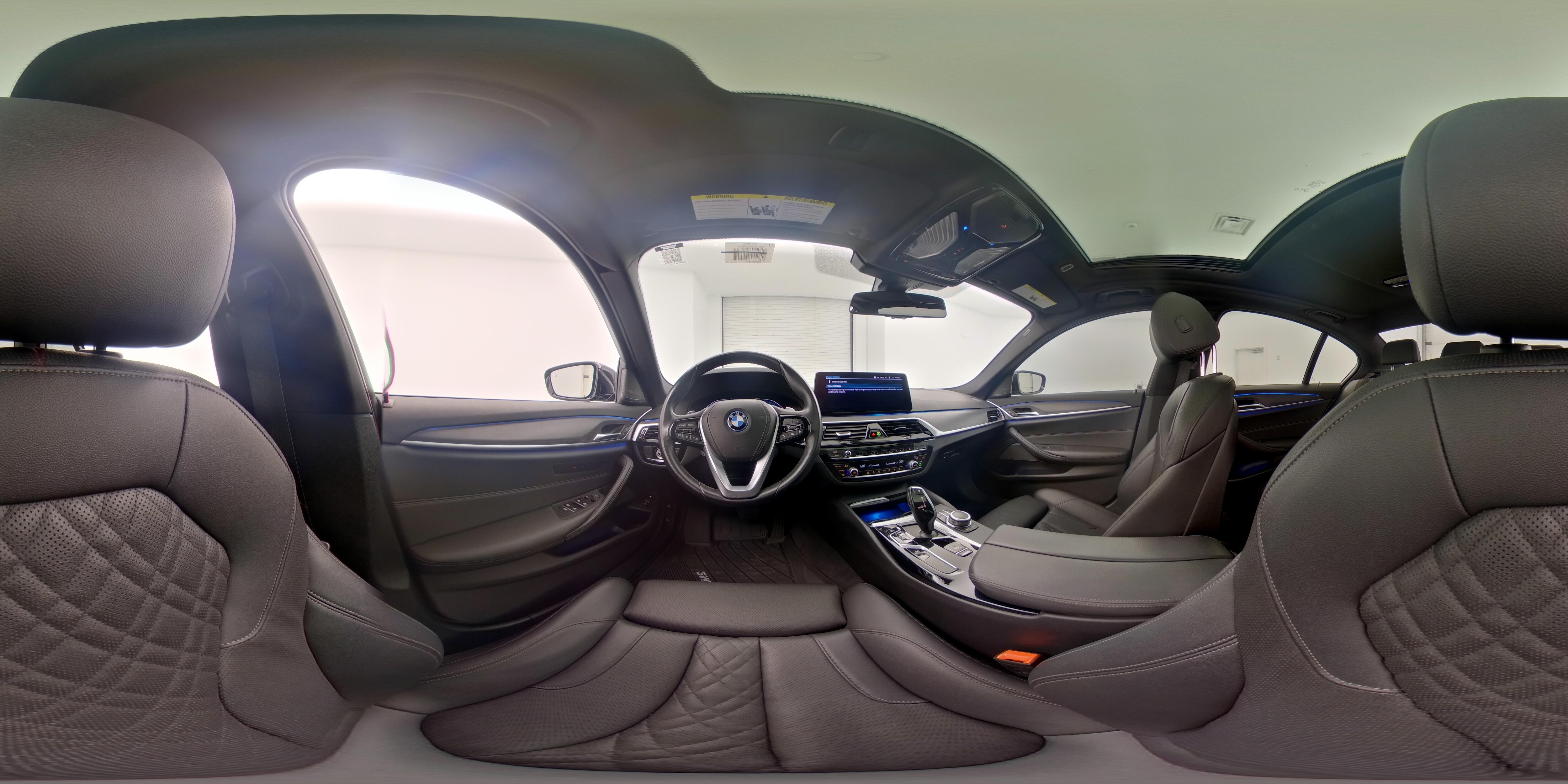 2022 BMW 5 Series 530e - Photo 28
